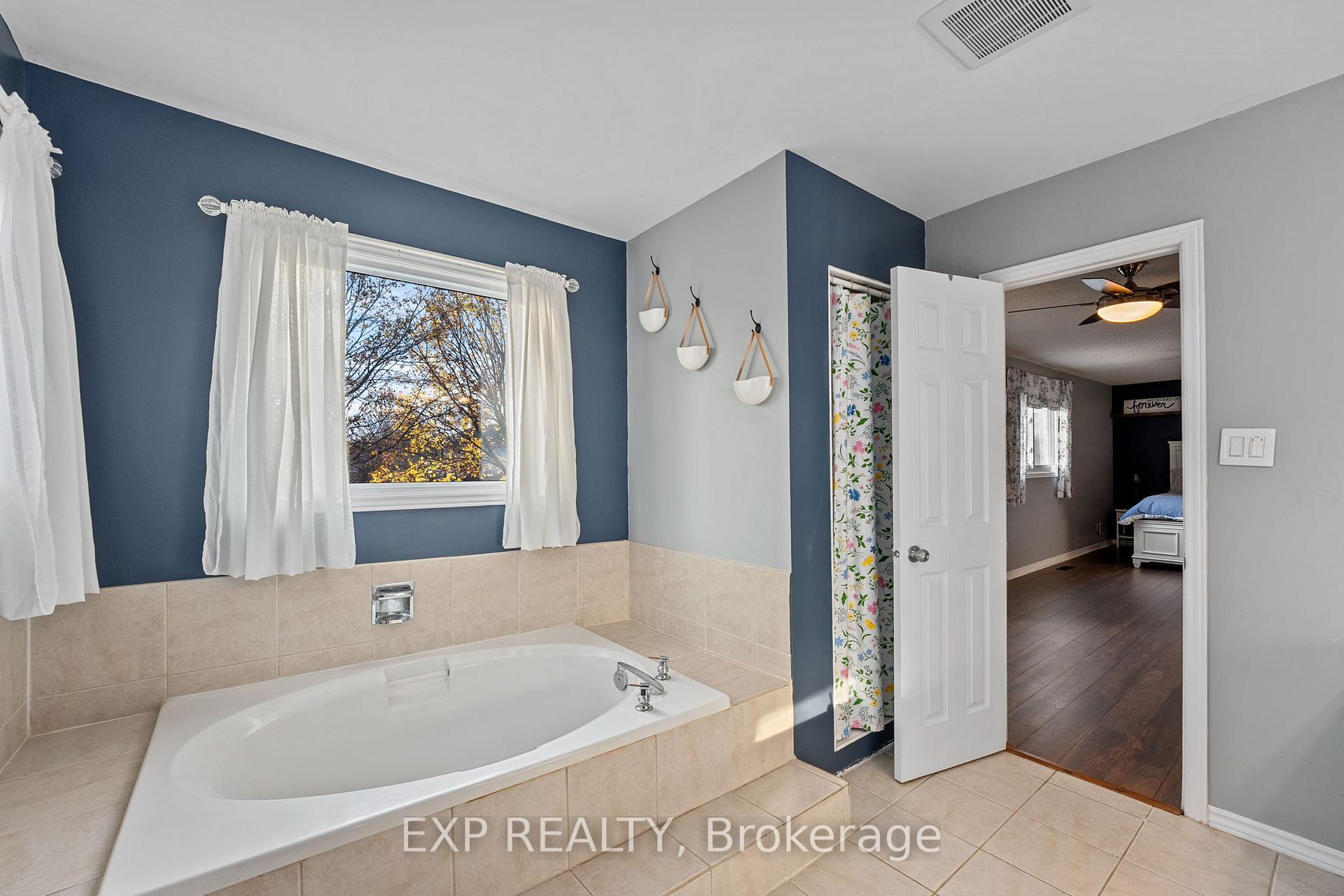 Photo 26 of 140 Natanya Boulevard, Georgina, Keswick North — HOMEH