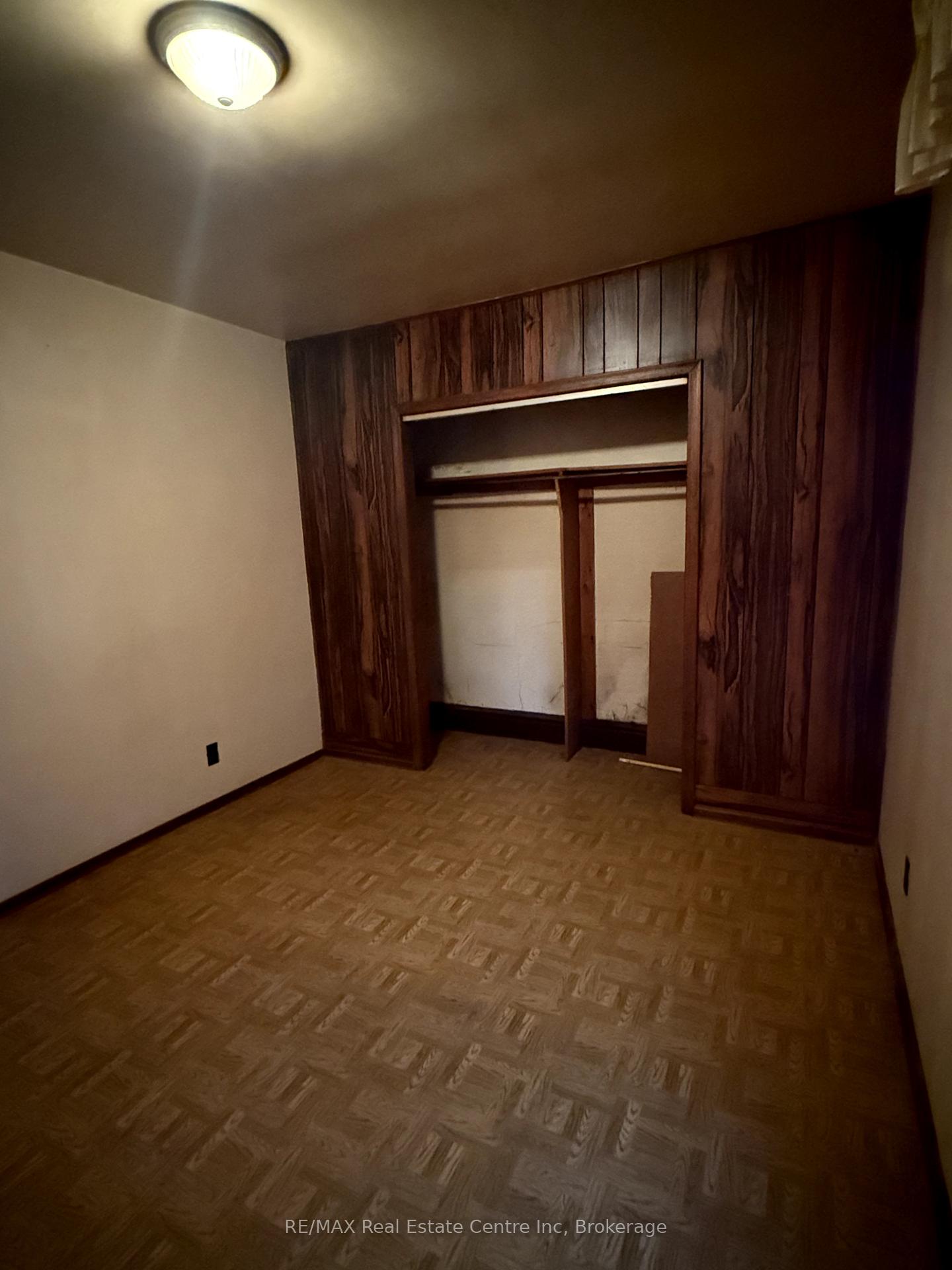 Photo 13 of 17 Emslie Street, Guelph, Downtown — HOMEH