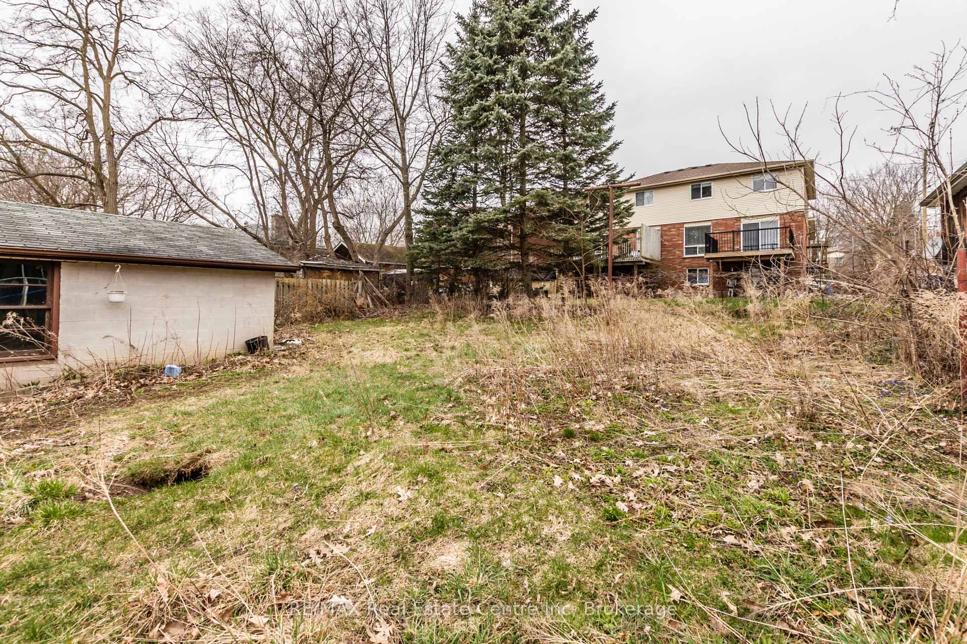Photo 14 of 17 Emslie Street, Guelph, Downtown — HOMEH