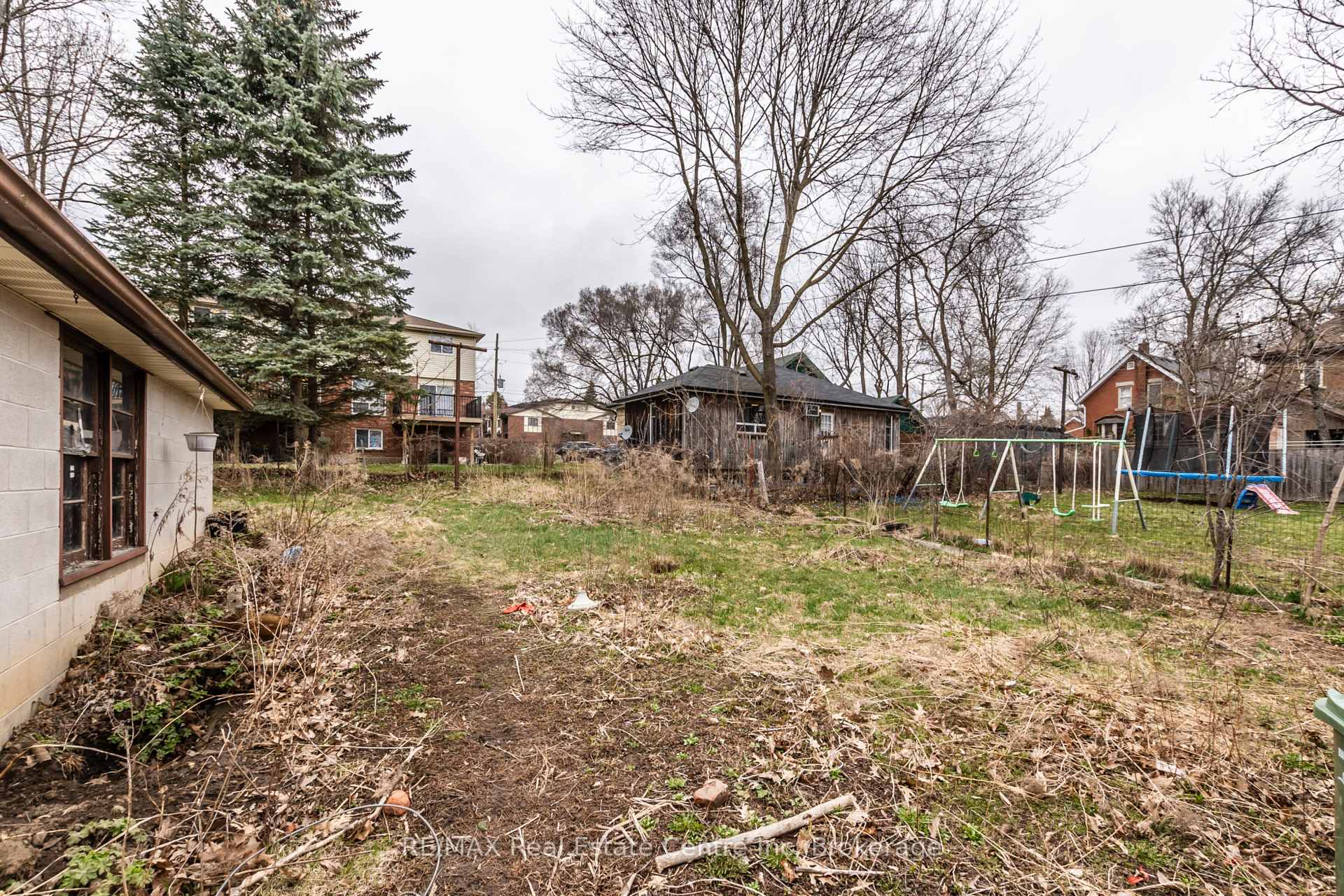 Photo 15 of 17 Emslie Street, Guelph, Downtown — HOMEH