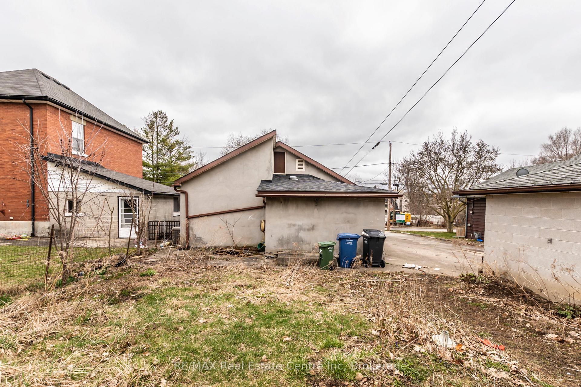 Photo 16 of 17 Emslie Street, Guelph, Downtown — HOMEH