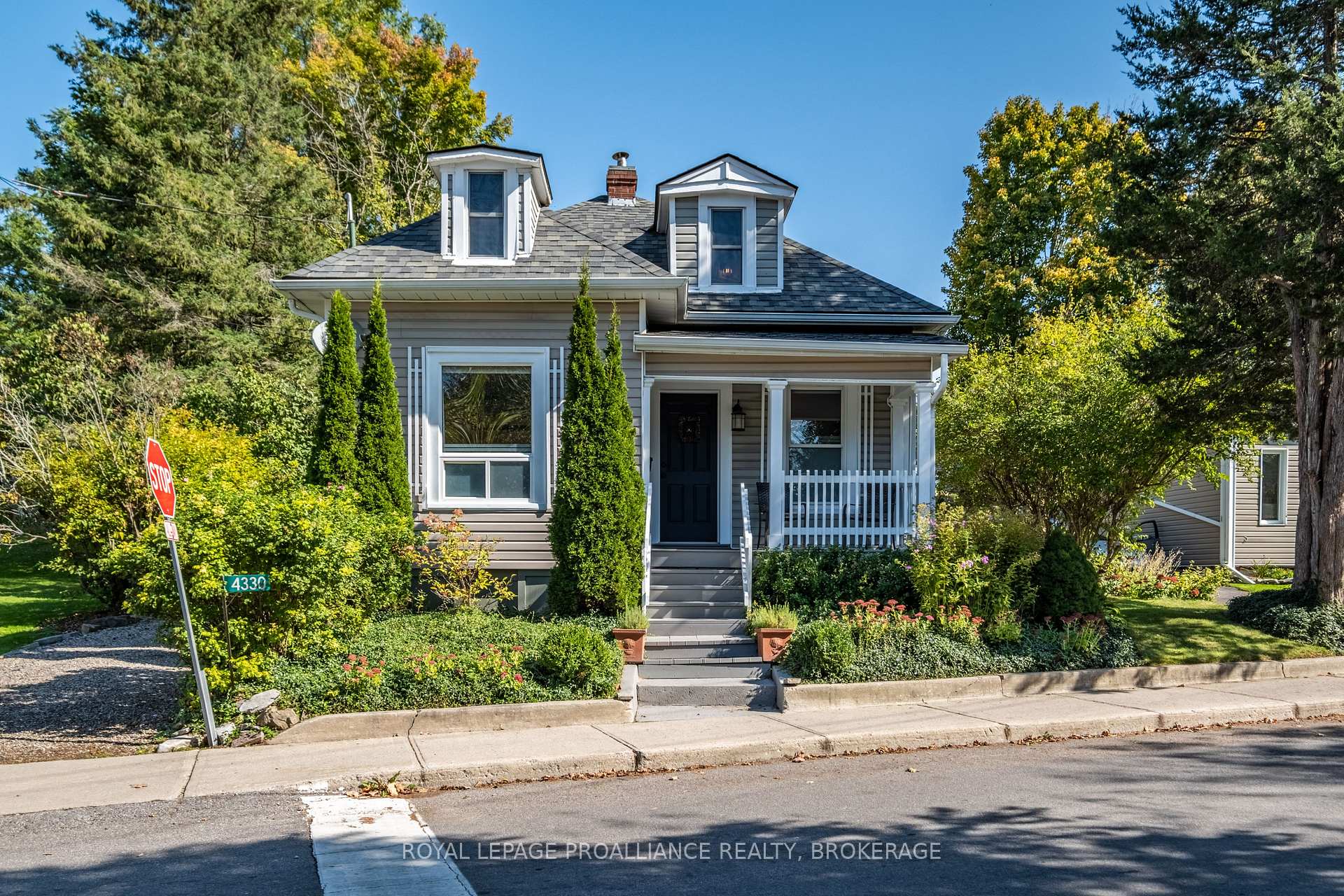 Front of 4330 William Street