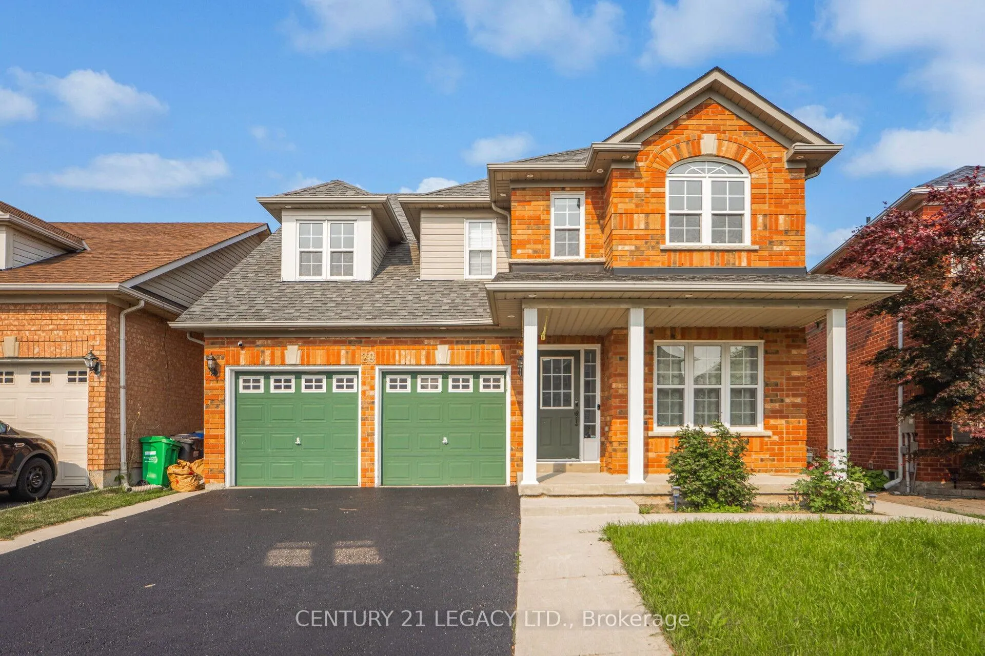 Photo 1 of 28 Sunnybrook Crescent, Brampton, Fletcher's Meadow — HOMEH