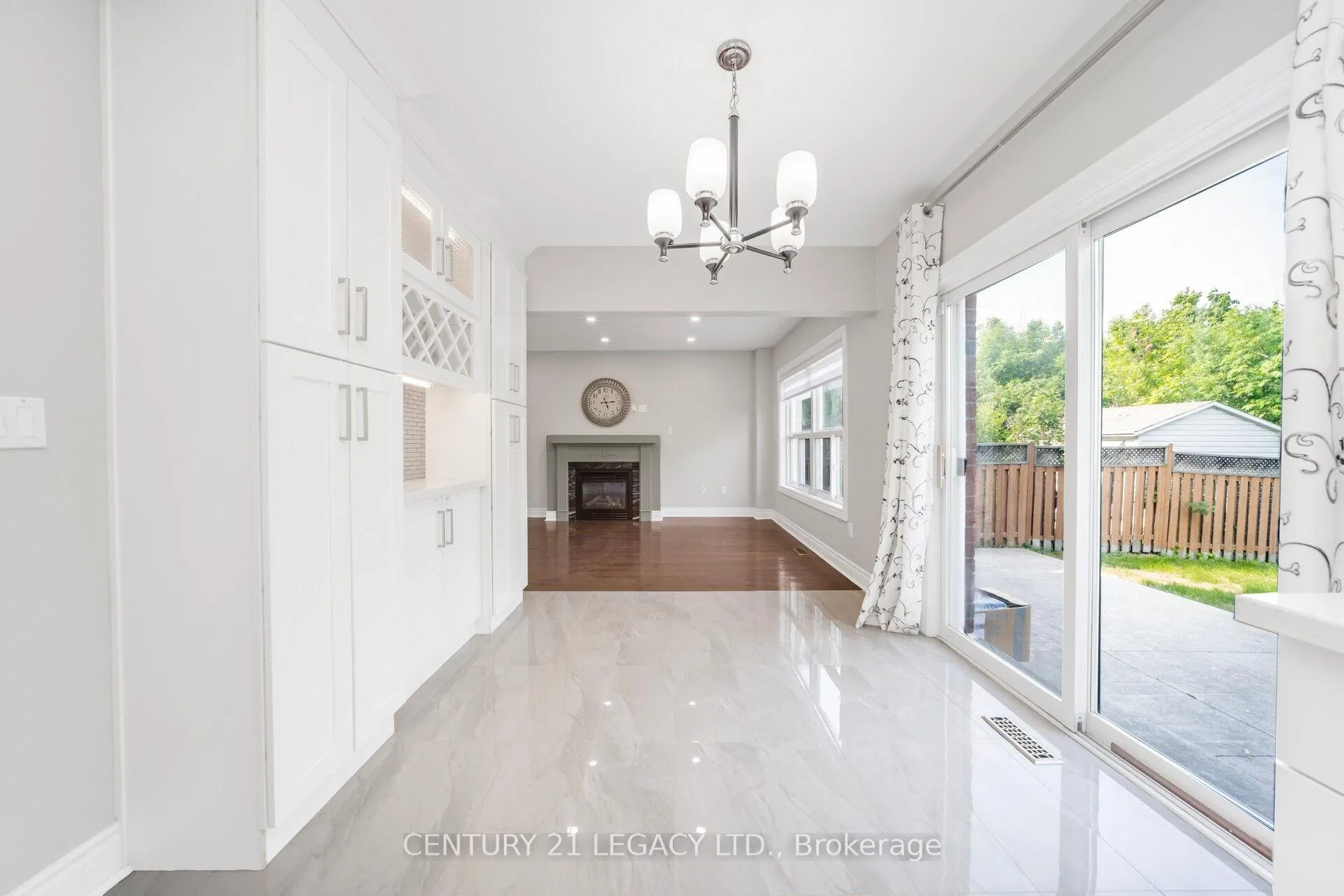 Photo 13 of 28 Sunnybrook Crescent, Brampton, Fletcher's Meadow — HOMEH