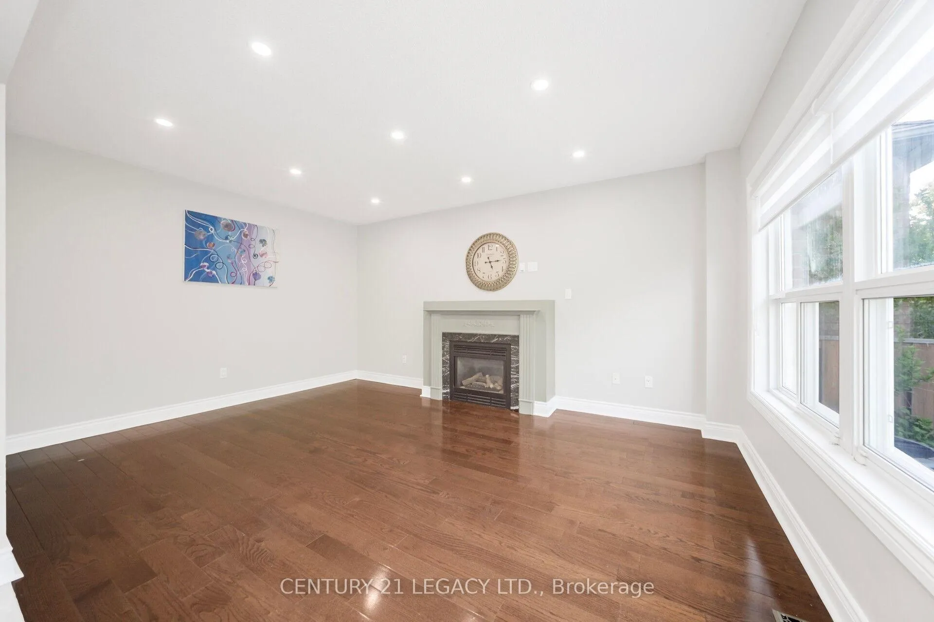 Photo 14 of 28 Sunnybrook Crescent, Brampton, Fletcher's Meadow — HOMEH
