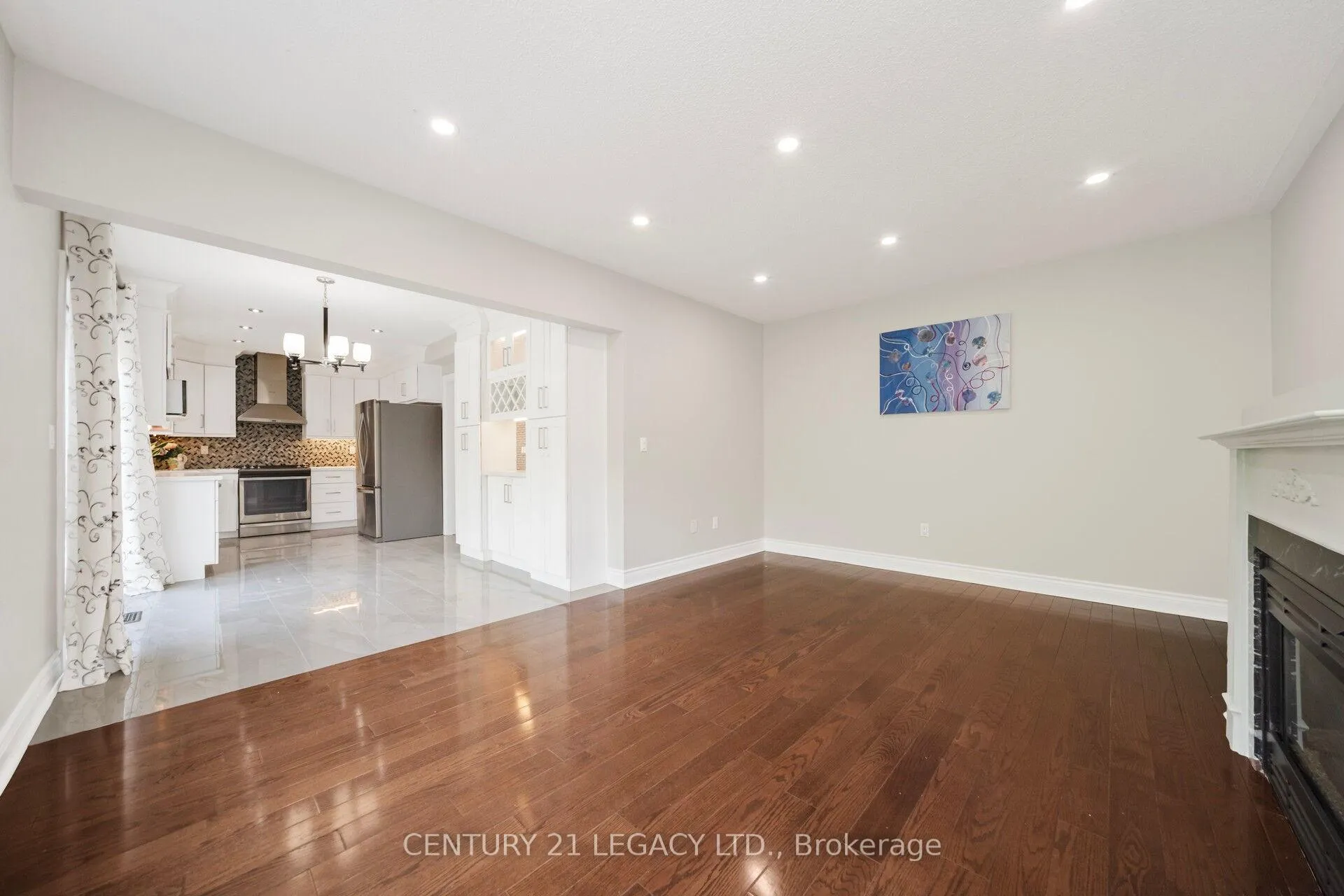 Photo 15 of 28 Sunnybrook Crescent, Brampton, Fletcher's Meadow — HOMEH