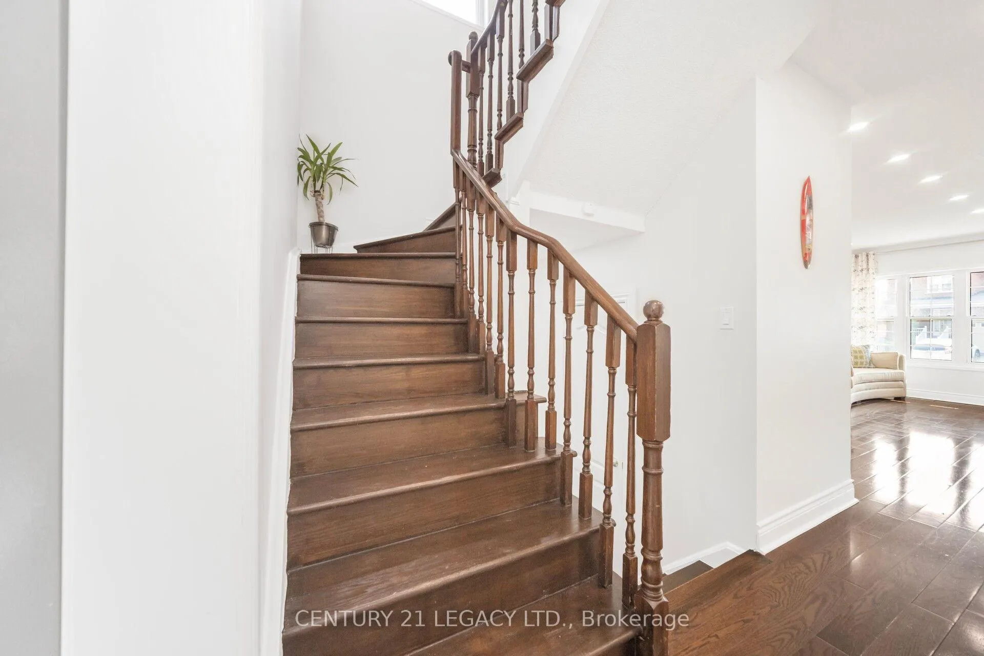 Photo 17 of 28 Sunnybrook Crescent, Brampton, Fletcher's Meadow — HOMEH