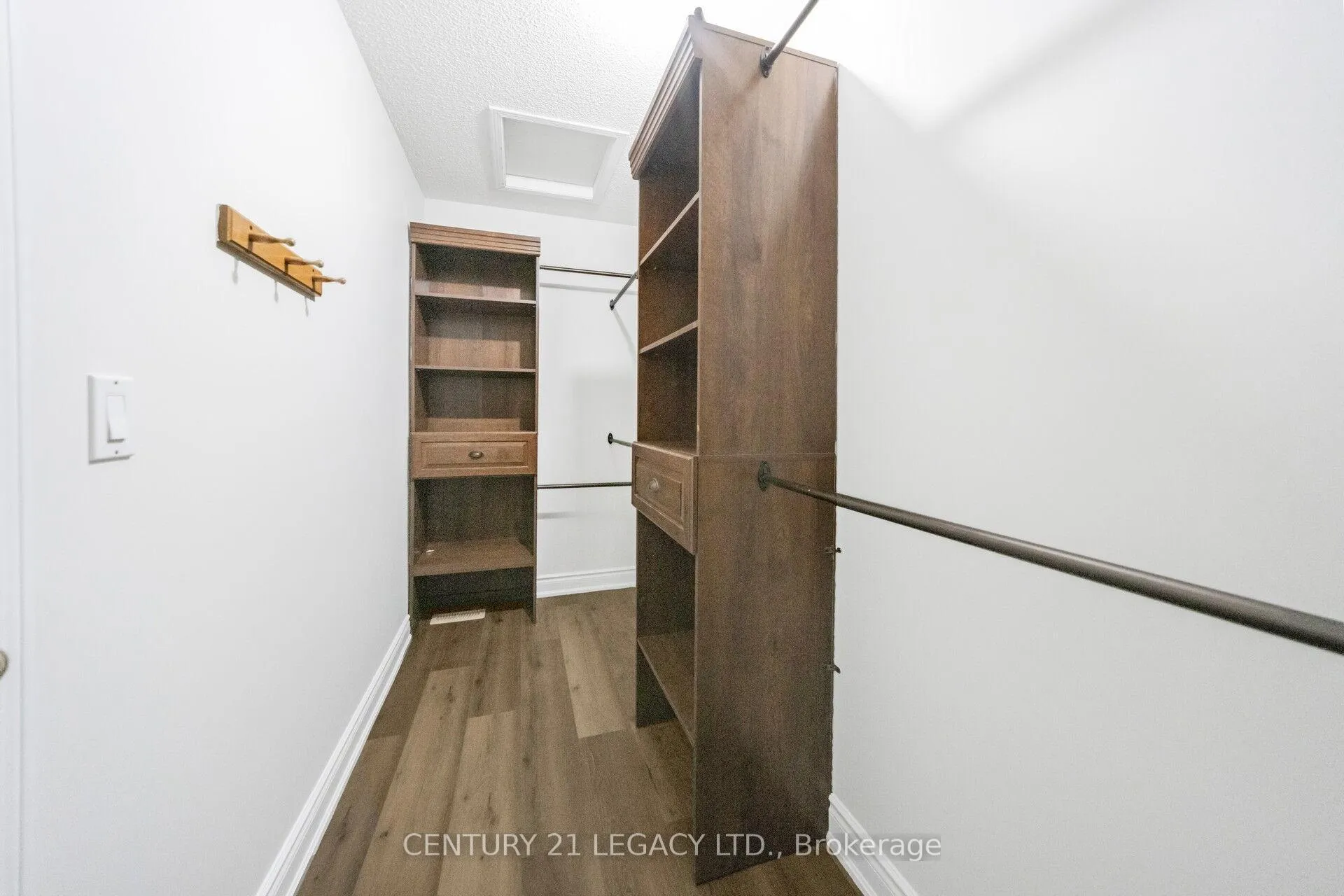 Photo 22 of 28 Sunnybrook Crescent, Brampton, Fletcher's Meadow — HOMEH