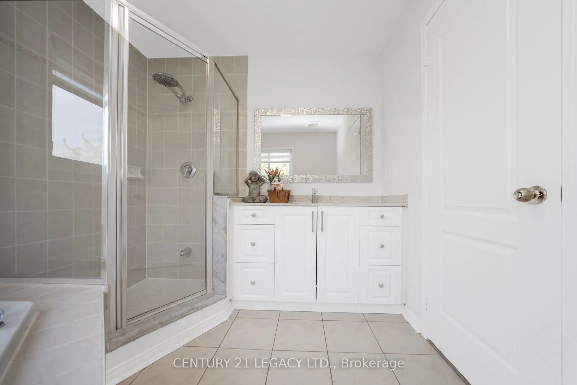 Photo 24 of 28 Sunnybrook Crescent, Brampton, Fletcher's Meadow — HOMEH