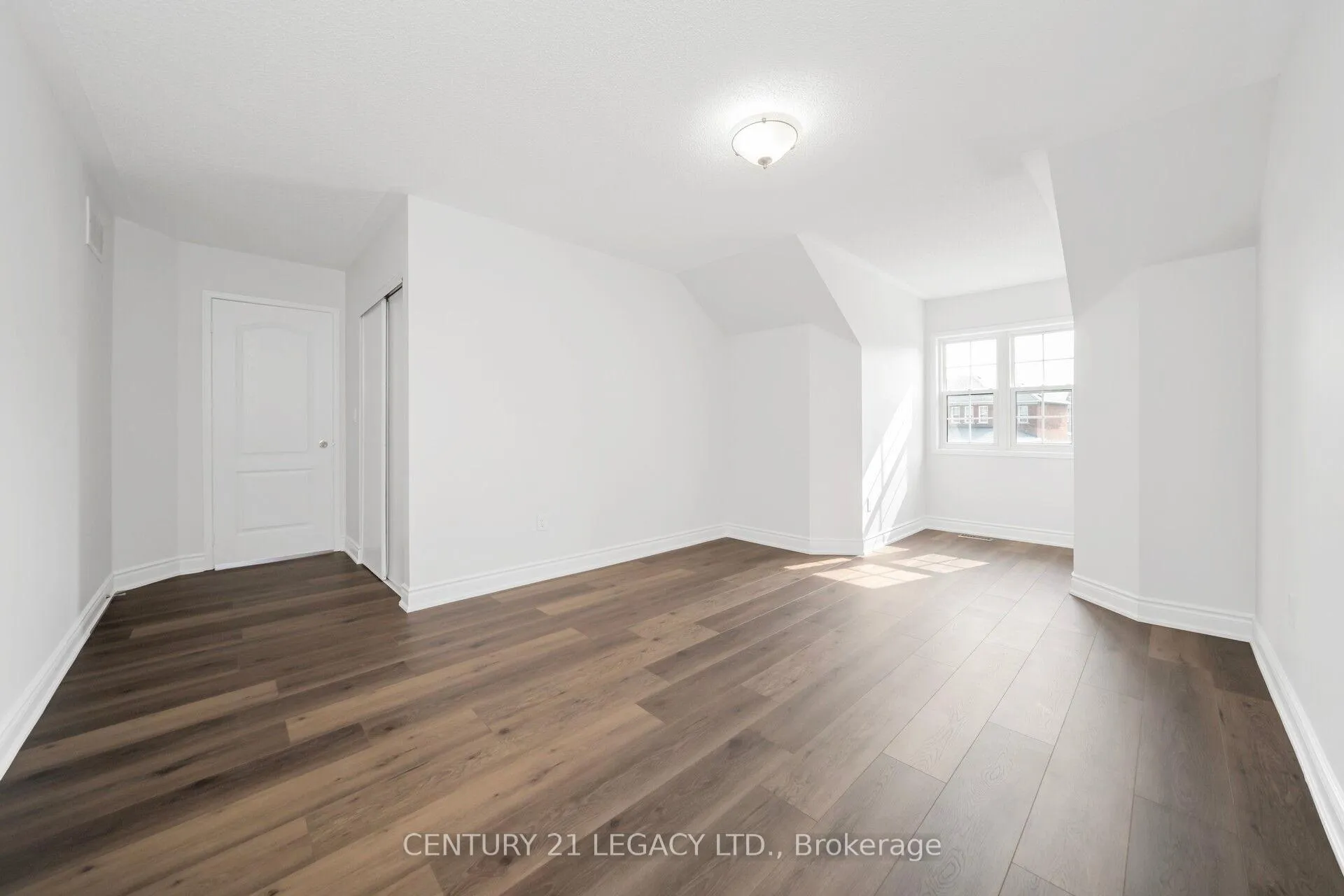 Photo 28 of 28 Sunnybrook Crescent, Brampton, Fletcher's Meadow — HOMEH