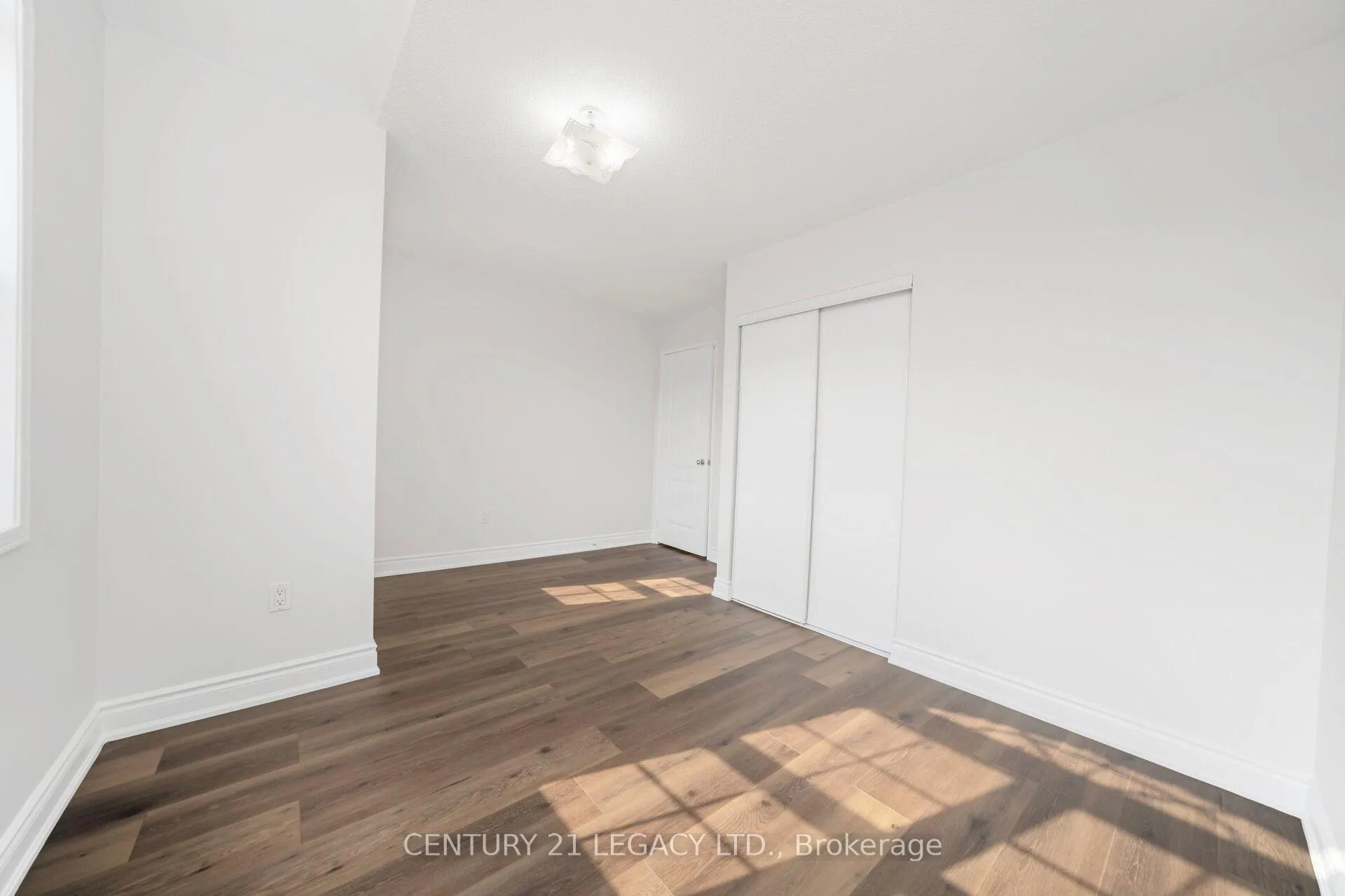 Photo 32 of 28 Sunnybrook Crescent, Brampton, Fletcher's Meadow — HOMEH