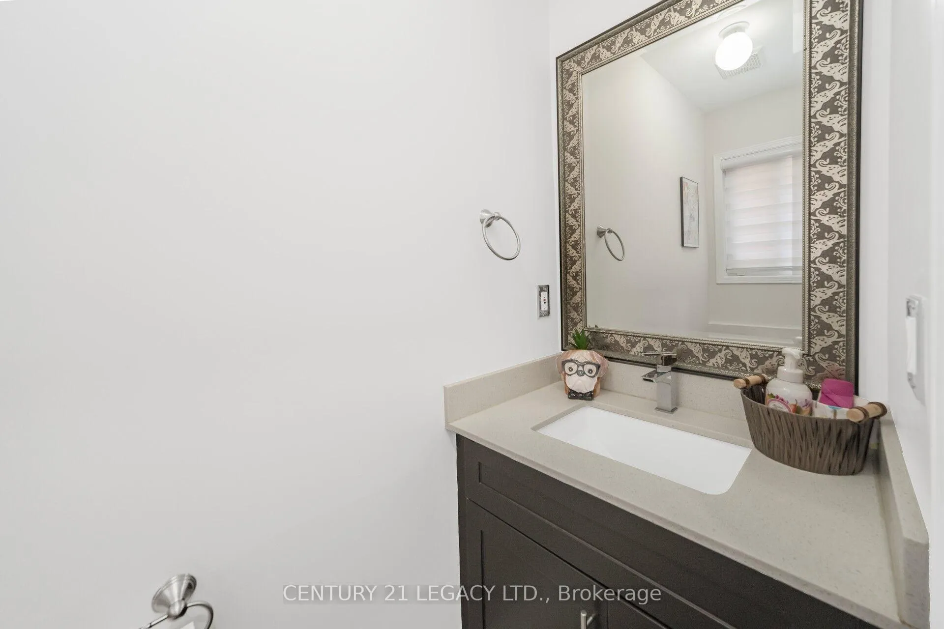 Photo 36 of 28 Sunnybrook Crescent, Brampton, Fletcher's Meadow — HOMEH