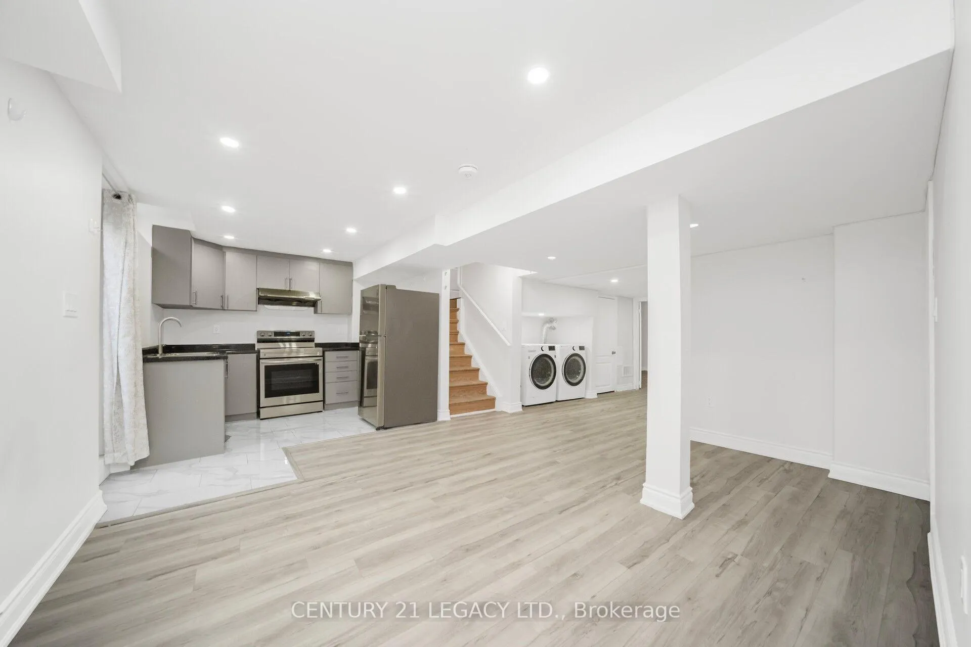 Photo 40 of 28 Sunnybrook Crescent, Brampton, Fletcher's Meadow — HOMEH