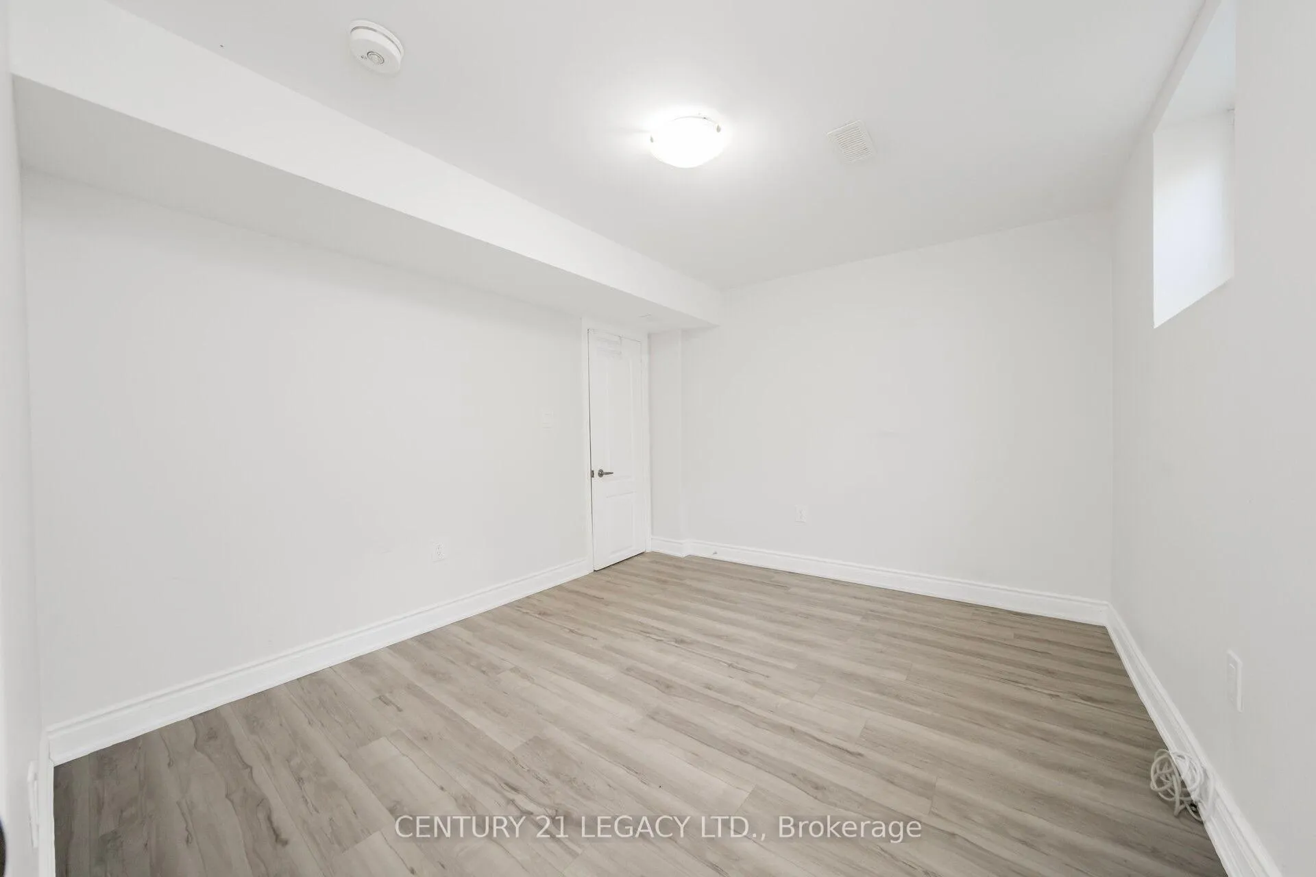 Photo 41 of 28 Sunnybrook Crescent, Brampton, Fletcher's Meadow — HOMEH