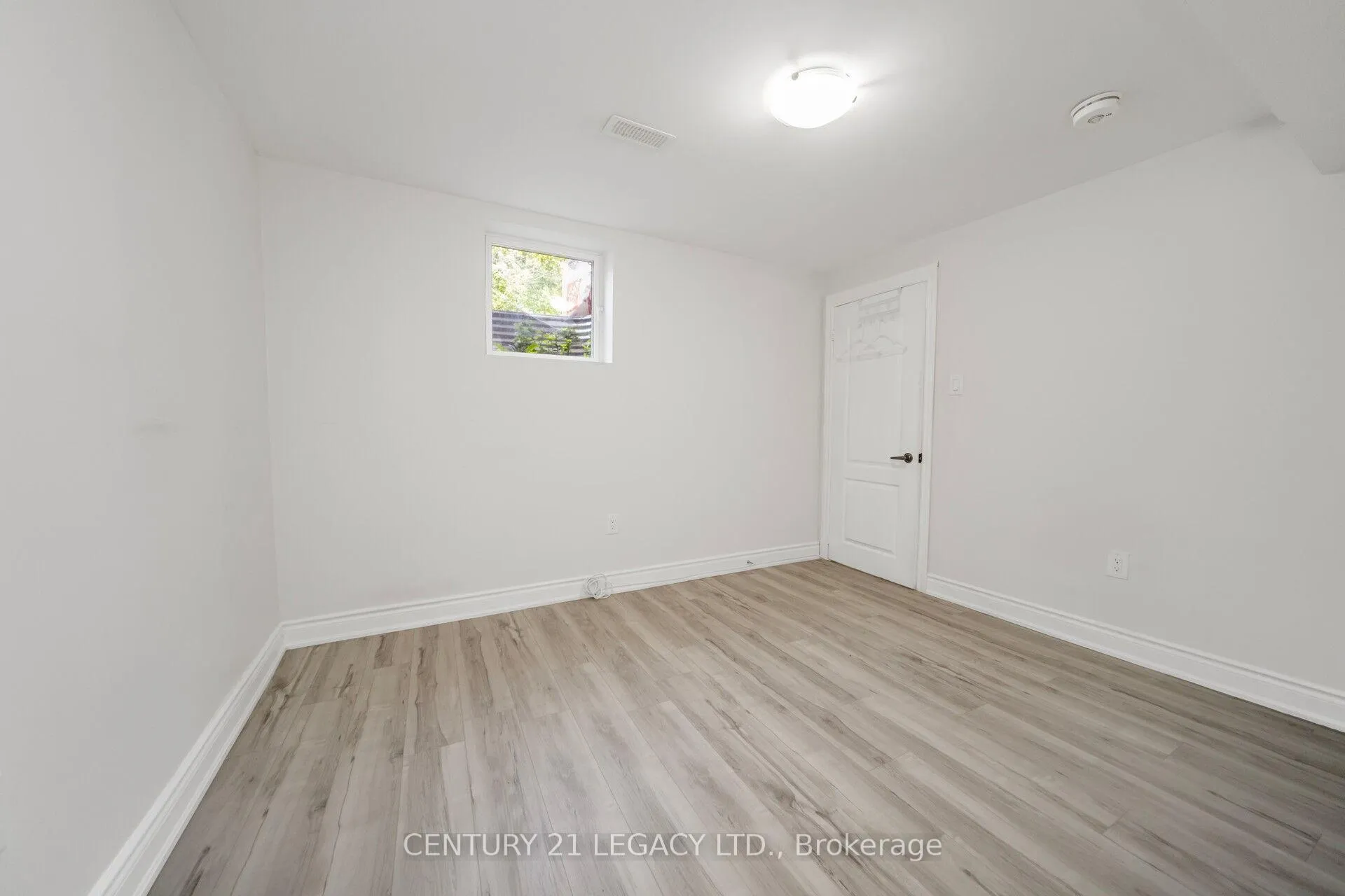 Photo 42 of 28 Sunnybrook Crescent, Brampton, Fletcher's Meadow — HOMEH