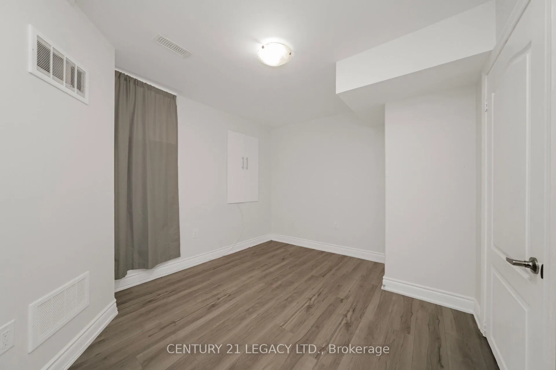 Photo 45 of 28 Sunnybrook Crescent, Brampton, Fletcher's Meadow — HOMEH