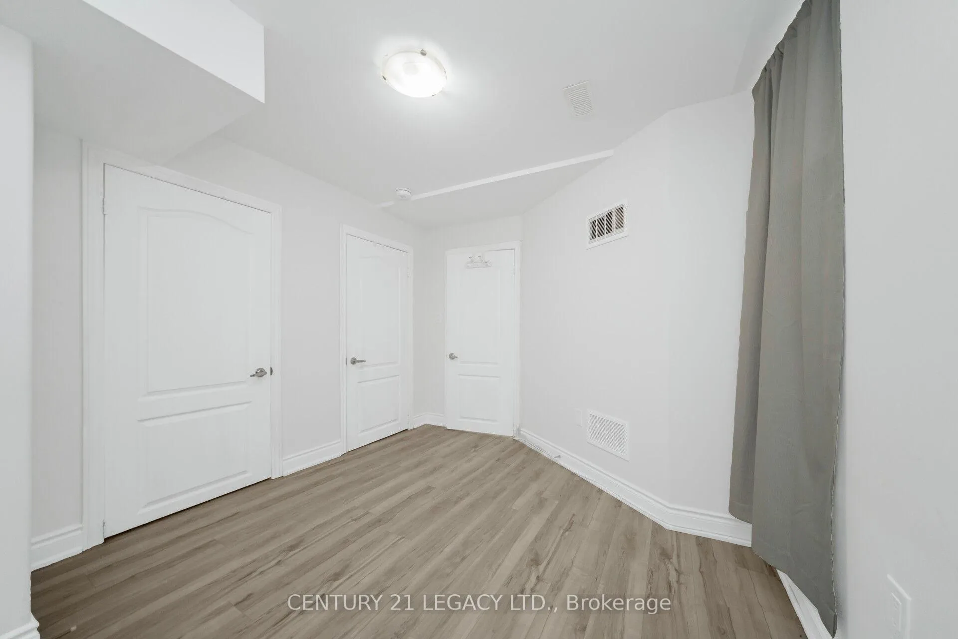 Photo 46 of 28 Sunnybrook Crescent, Brampton, Fletcher's Meadow — HOMEH