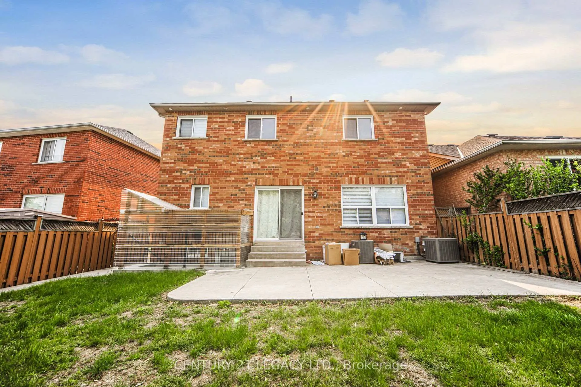 Photo 50 of 28 Sunnybrook Crescent, Brampton, Fletcher's Meadow — HOMEH