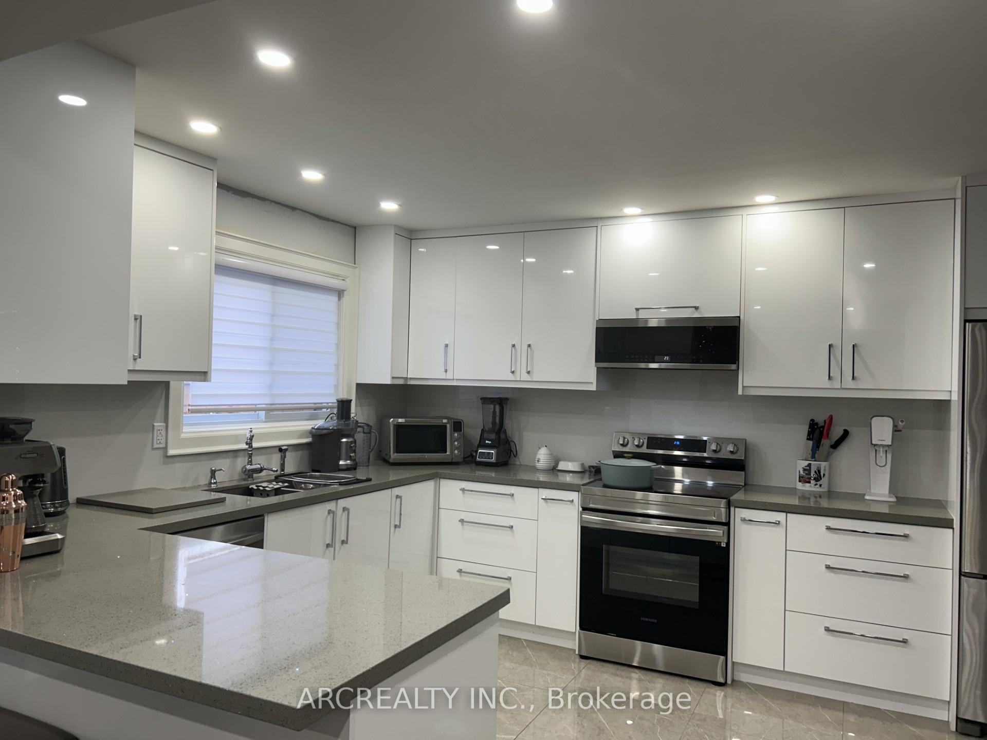 Photo 6 of 148 Gwendolyn Boulevard, Georgina, Keswick North — HOMEH