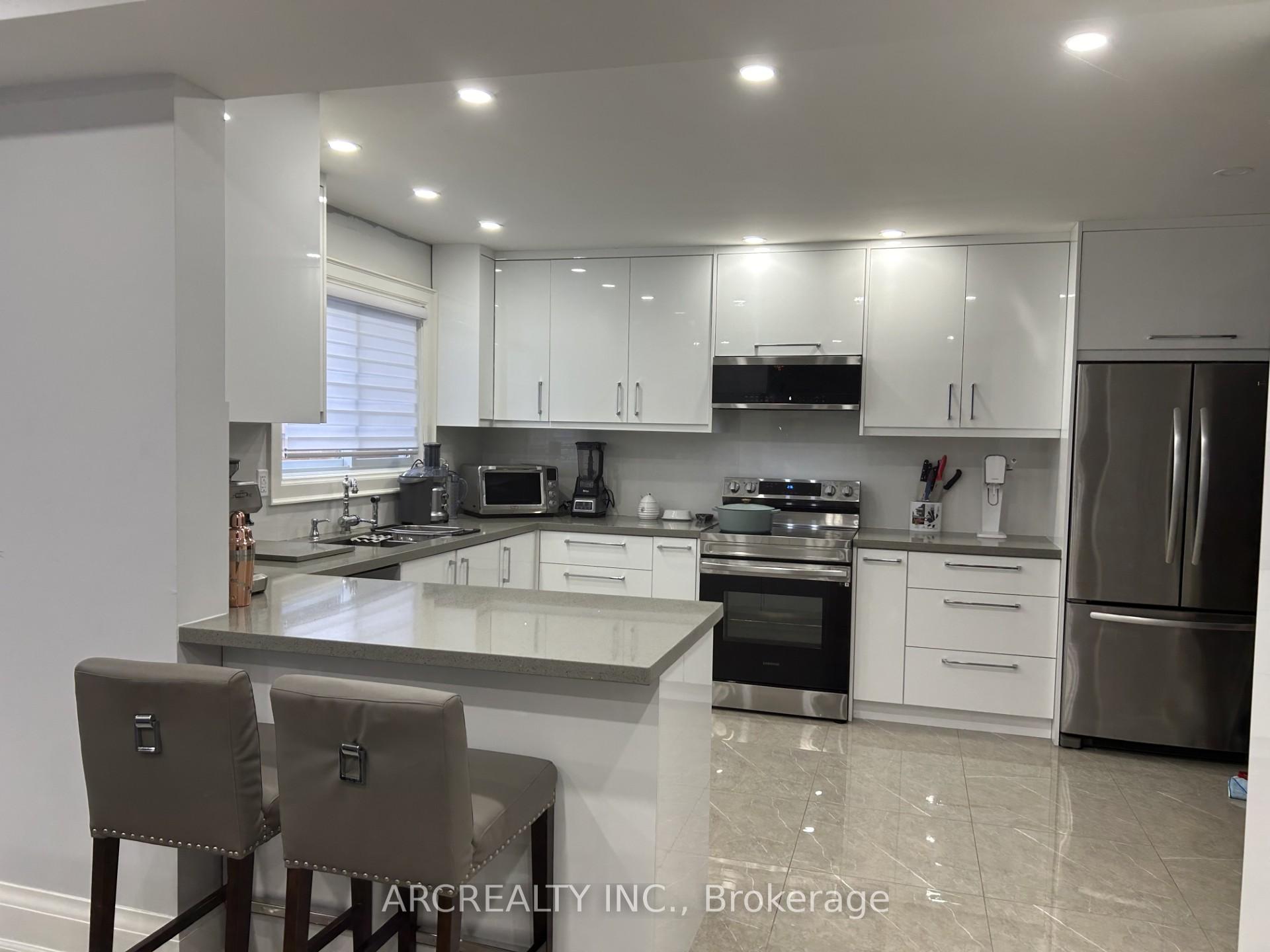 Photo 8 of 148 Gwendolyn Boulevard, Georgina, Keswick North — HOMEH