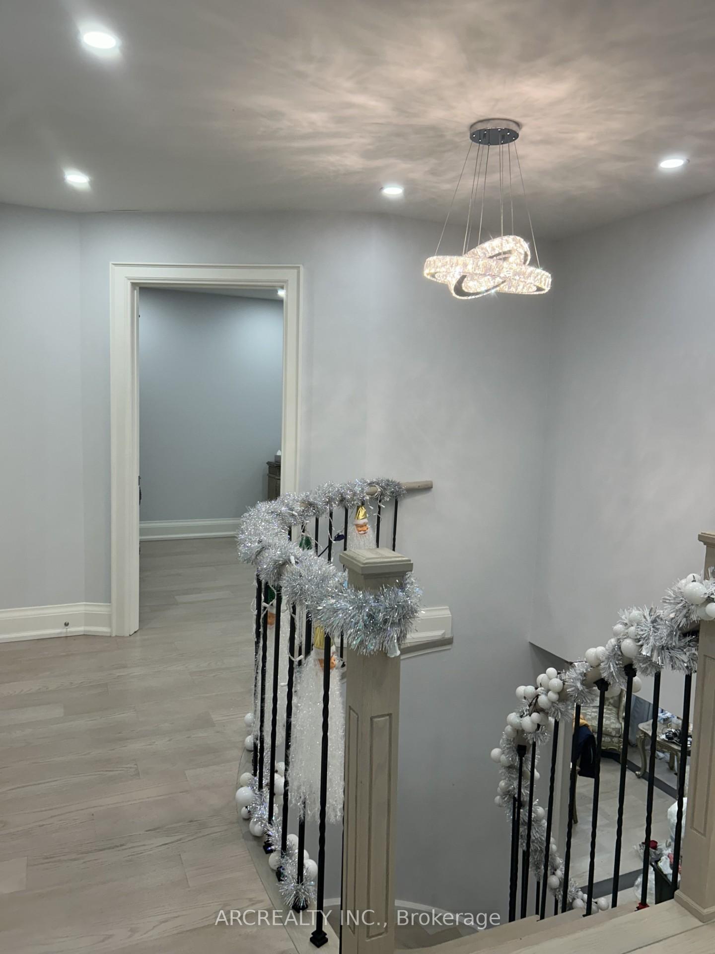 Photo 9 of 148 Gwendolyn Boulevard, Georgina, Keswick North — HOMEH