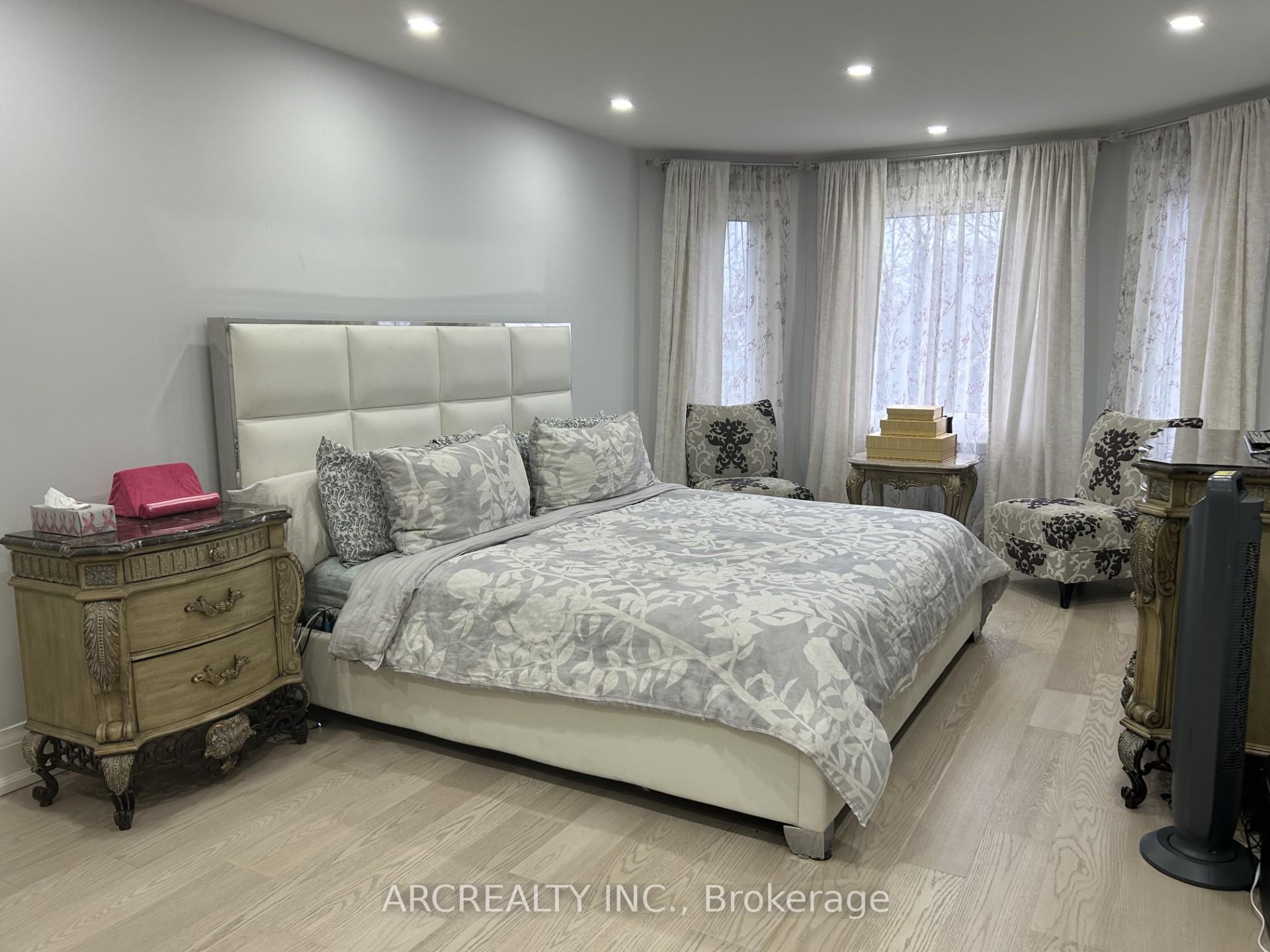Photo 10 of 148 Gwendolyn Boulevard, Georgina, Keswick North — HOMEH