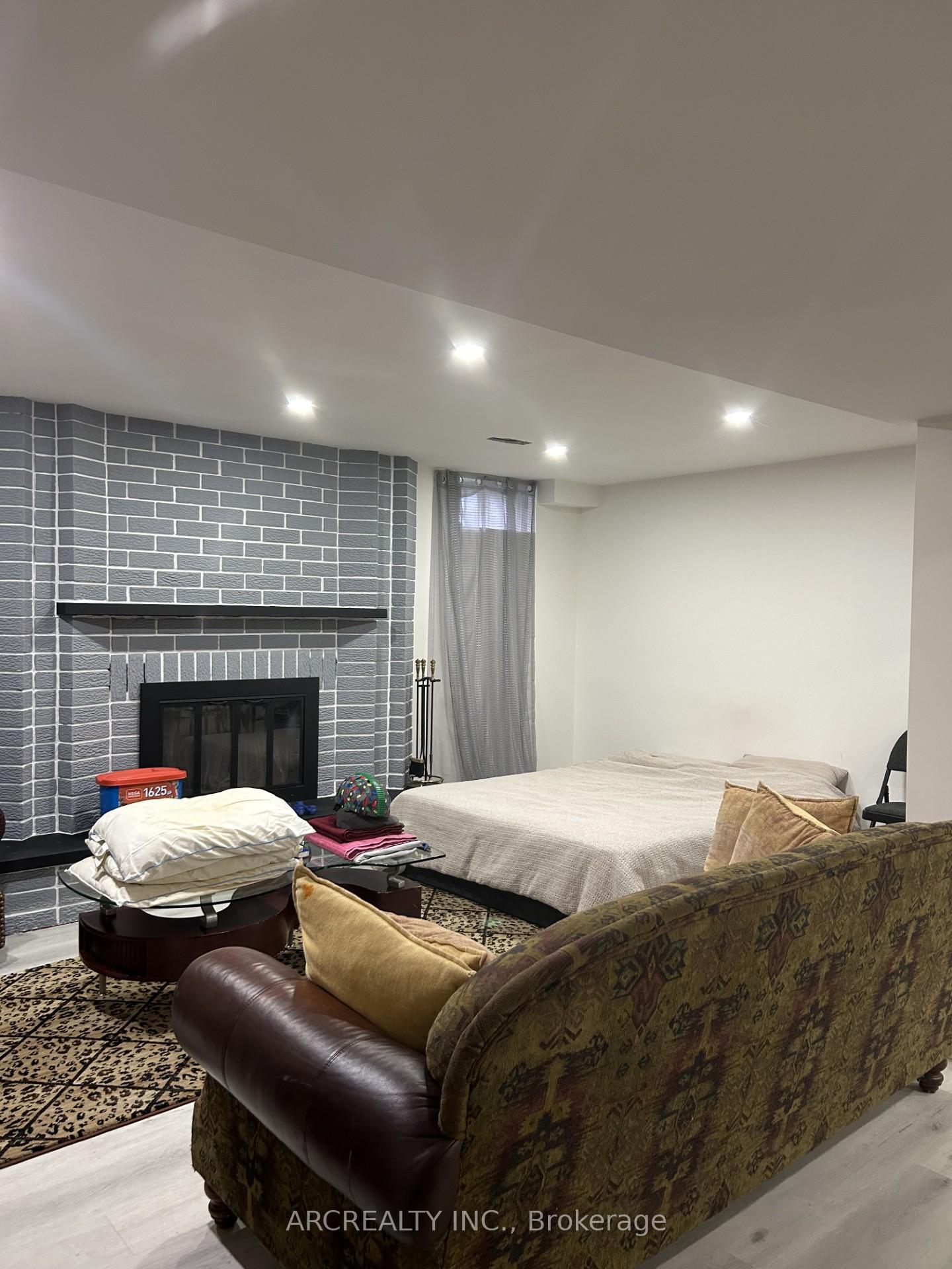 Photo 14 of 148 Gwendolyn Boulevard, Georgina, Keswick North — HOMEH