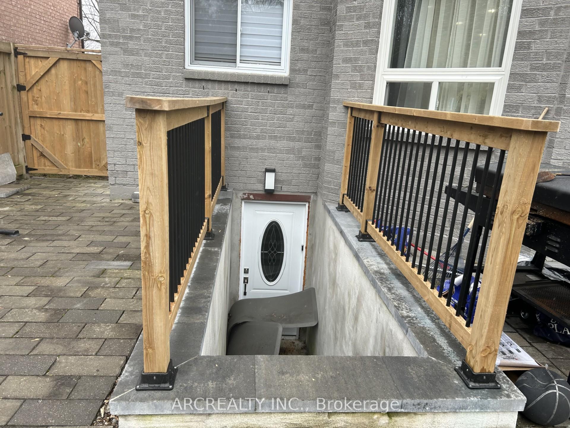 Photo 16 of 148 Gwendolyn Boulevard, Georgina, Keswick North — HOMEH
