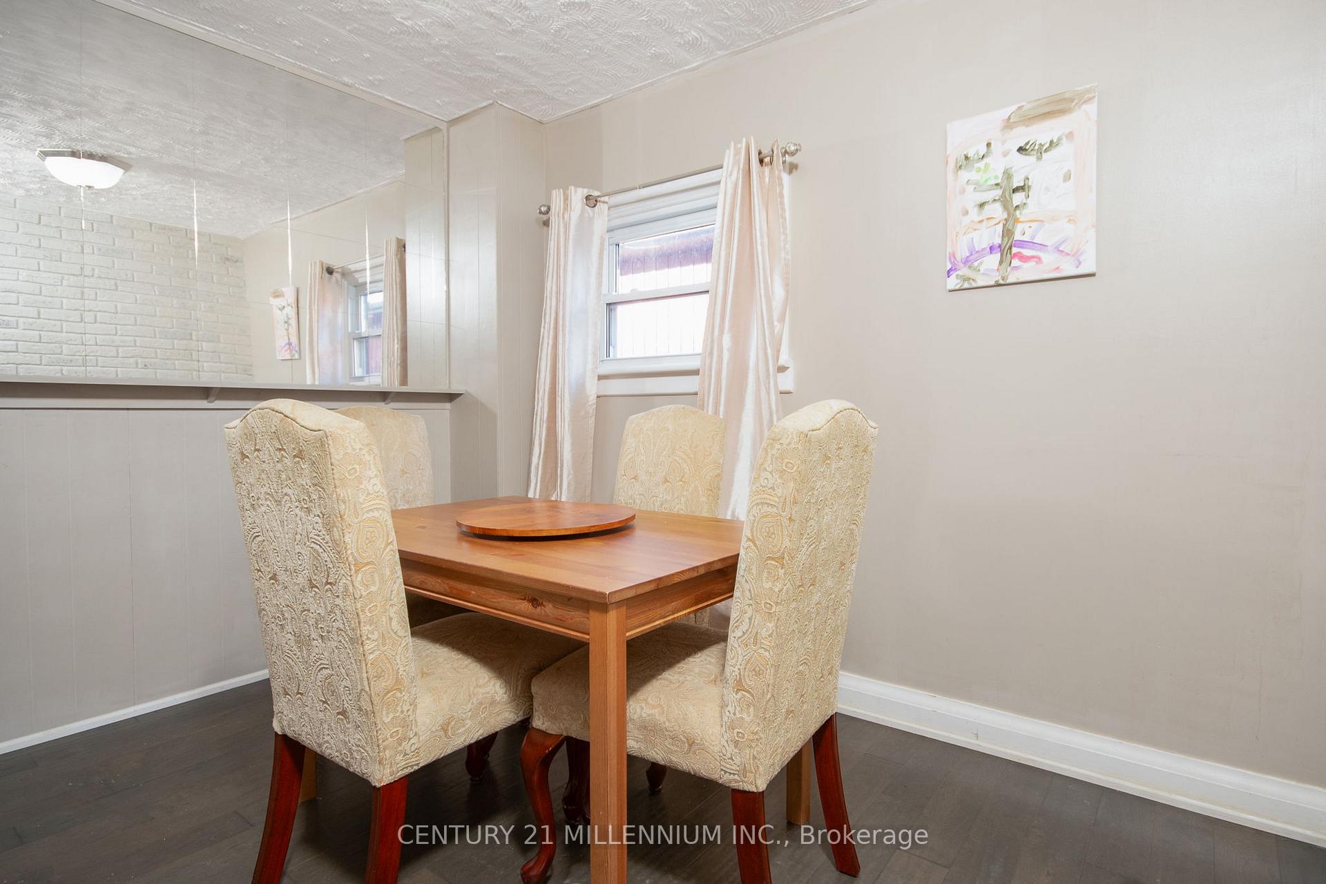 Photo 7 of 74 Pinelands Avenue, Hamilton, Lakeshore — HOMEH