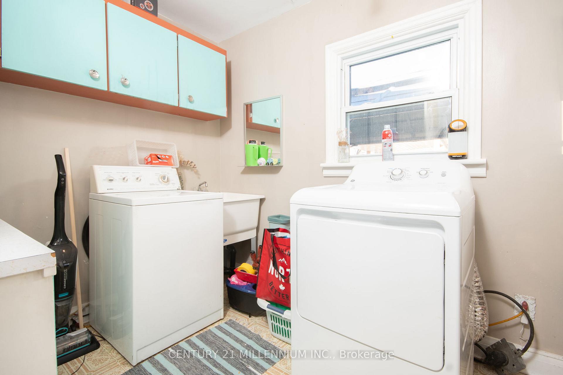 Photo 13 of 74 Pinelands Avenue, Hamilton, Lakeshore — HOMEH