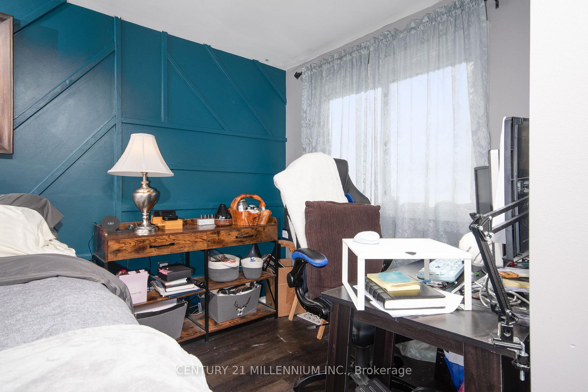 Photo 15 of 74 Pinelands Avenue, Hamilton, Lakeshore — HOMEH