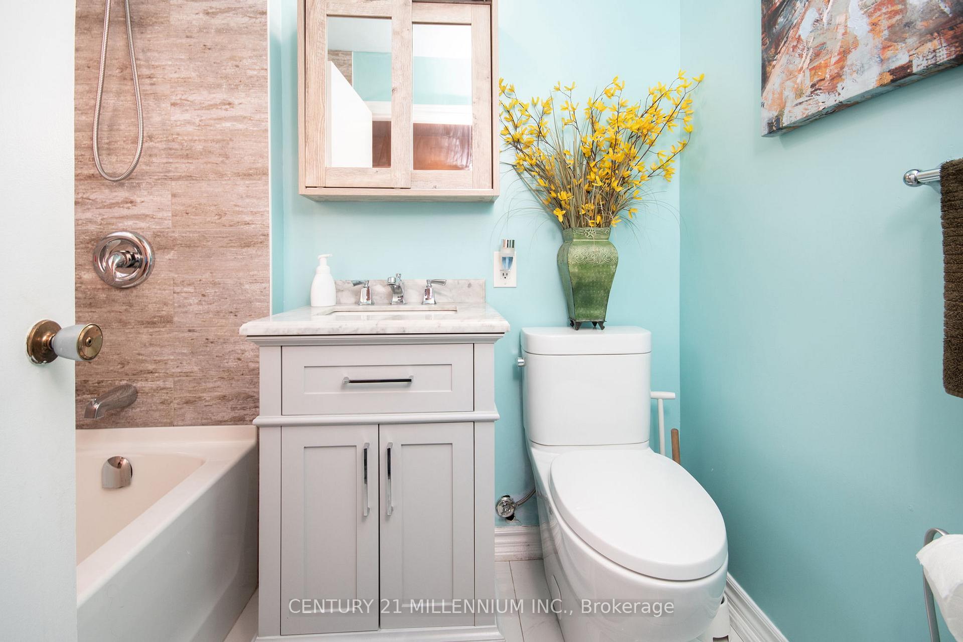 Photo 16 of 74 Pinelands Avenue, Hamilton, Lakeshore — HOMEH