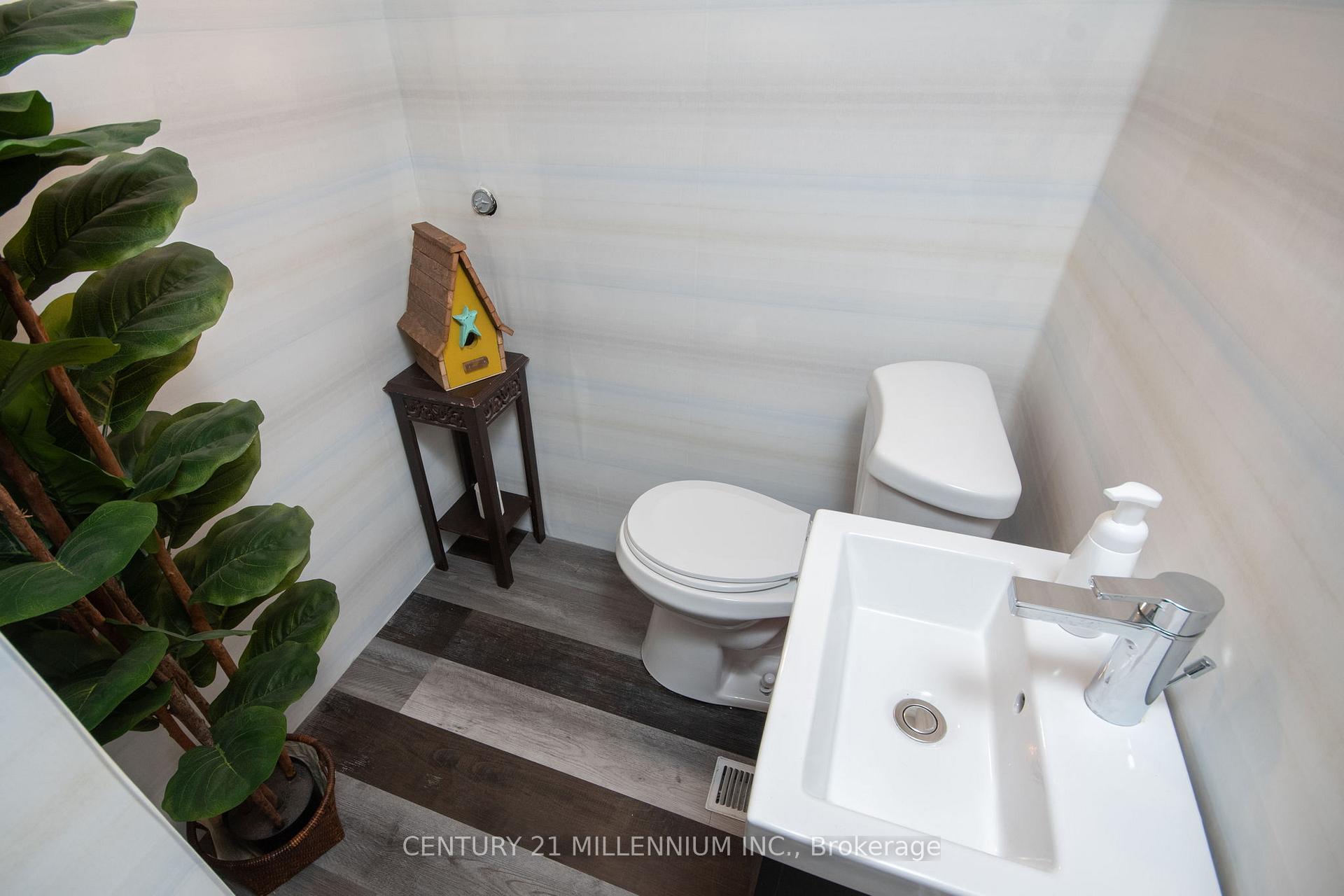 Photo 19 of 74 Pinelands Avenue, Hamilton, Lakeshore — HOMEH