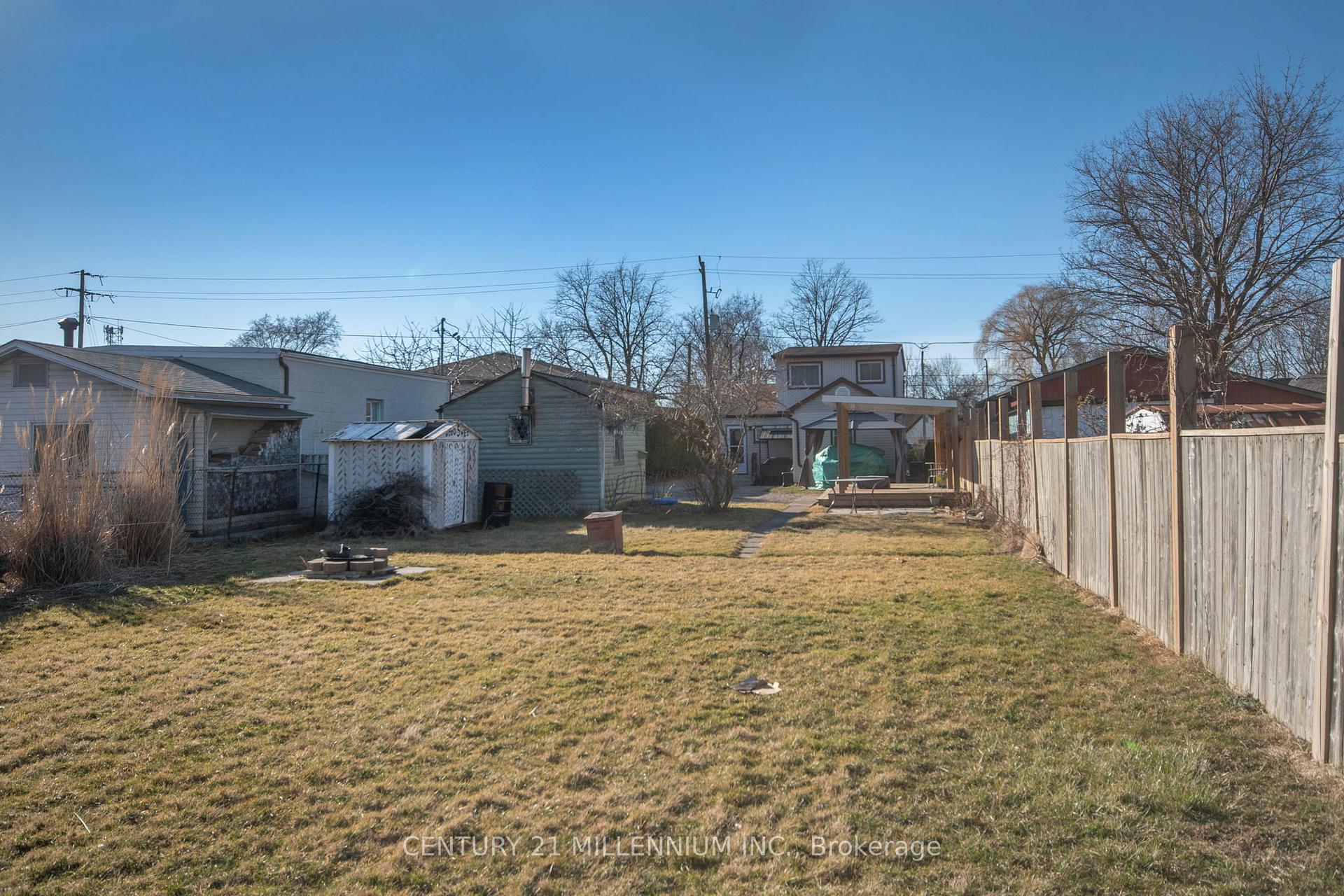 Photo 21 of 74 Pinelands Avenue, Hamilton, Lakeshore — HOMEH