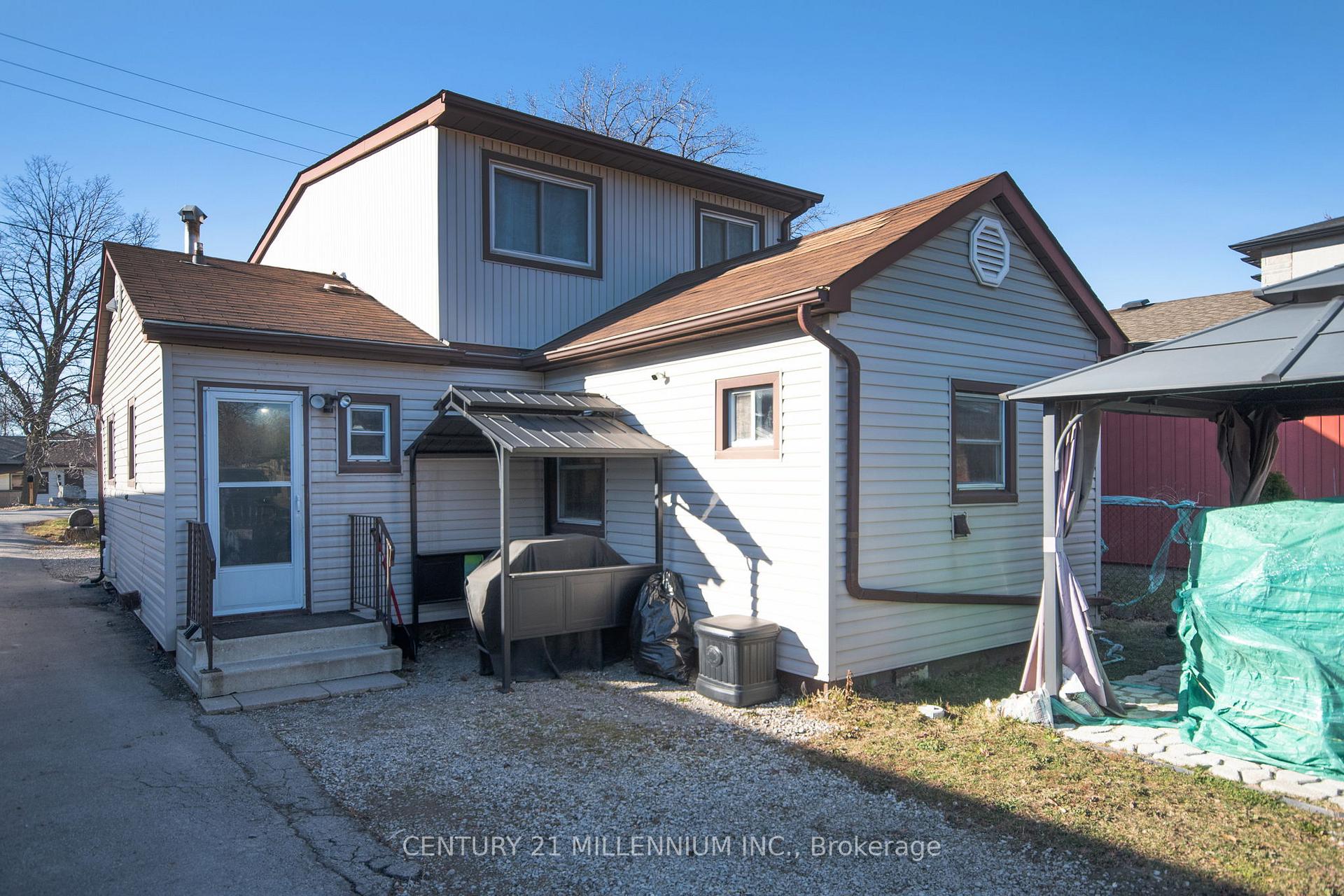 Photo 24 of 74 Pinelands Avenue, Hamilton, Lakeshore — HOMEH