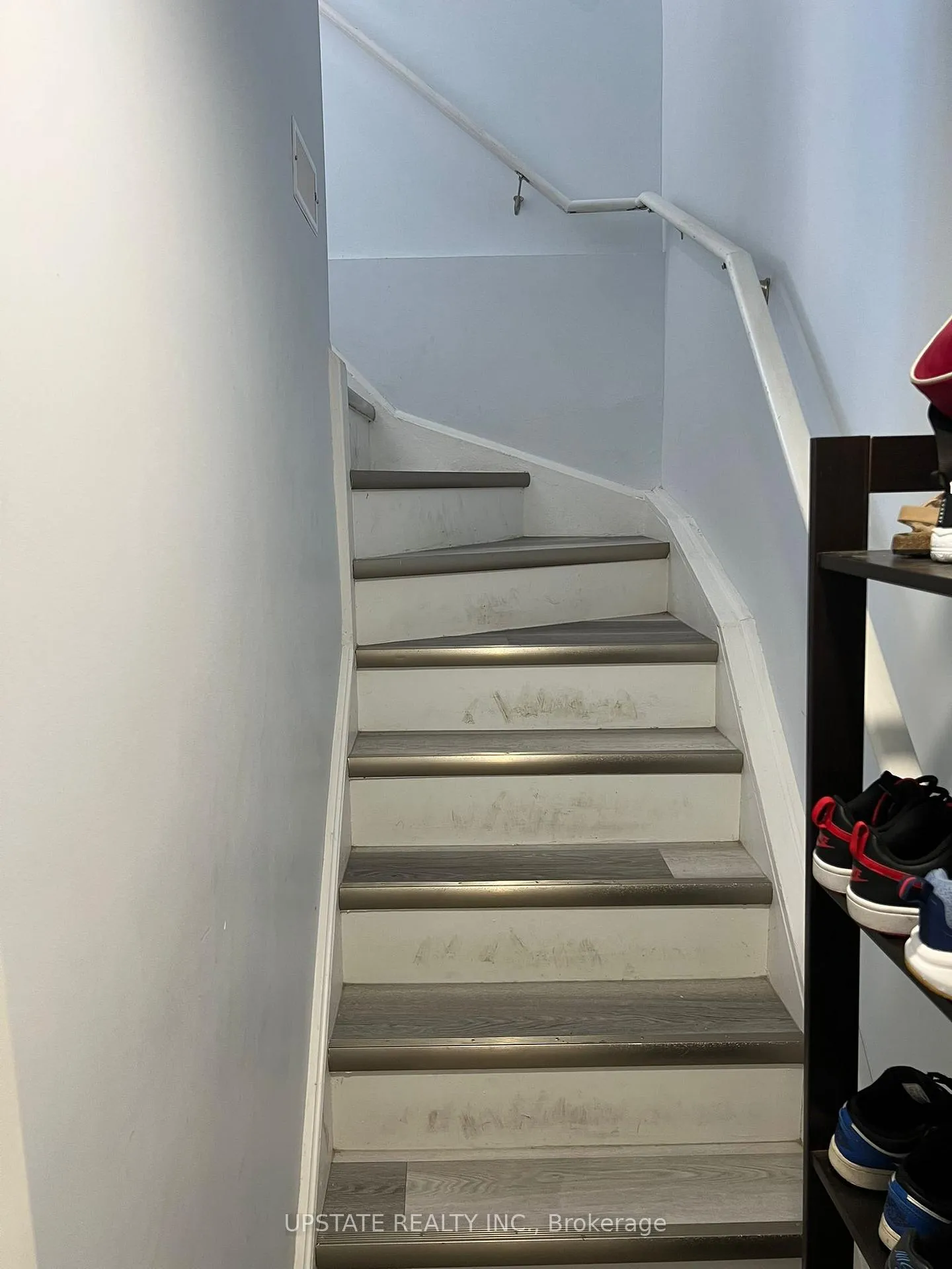 Photo 2 of Unit Basement, 48 Cowan Road, Brampton, Brampton West — HOMEH