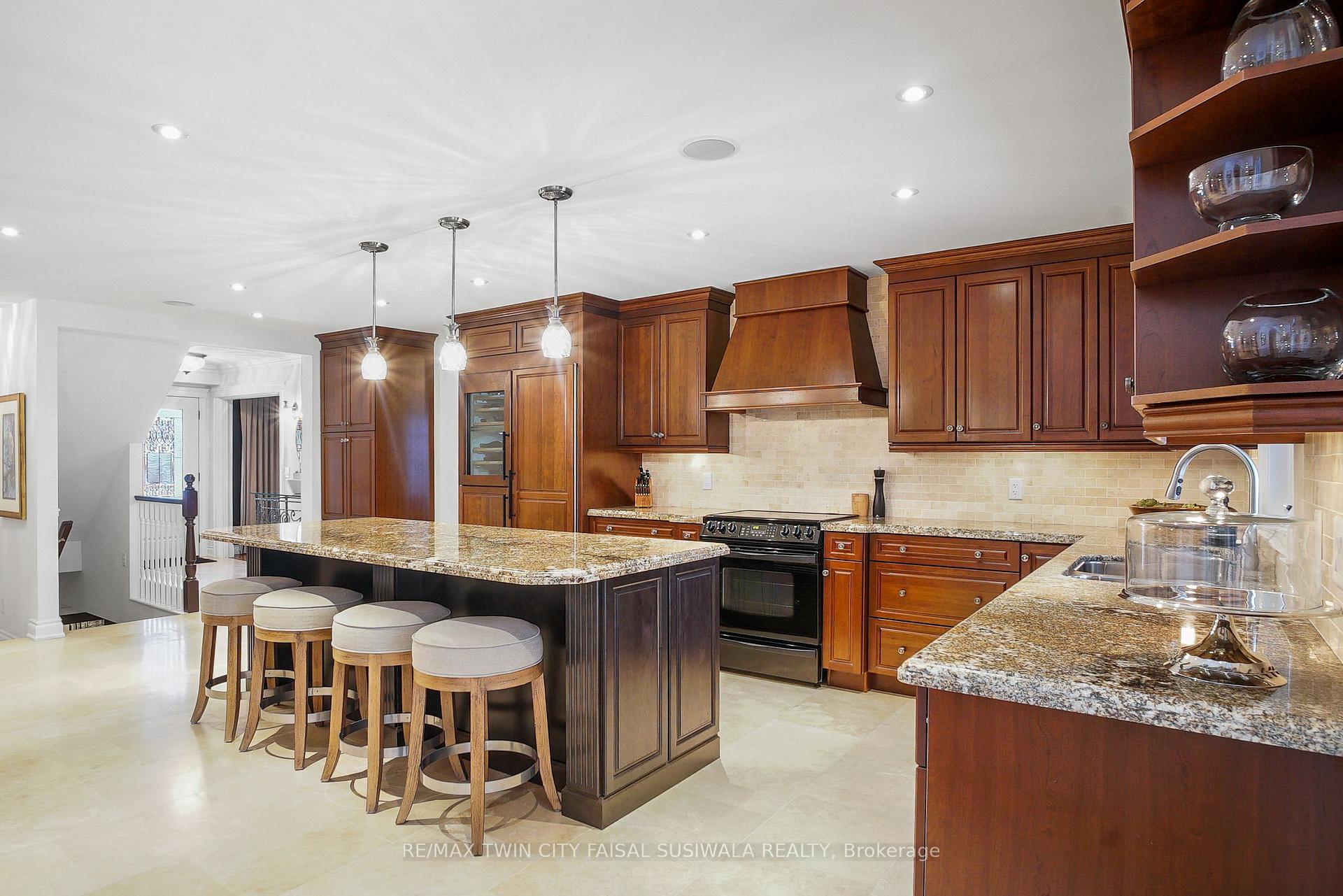 Photo 19 of 459 Winston Boulevard, Cambridge — HOMEH