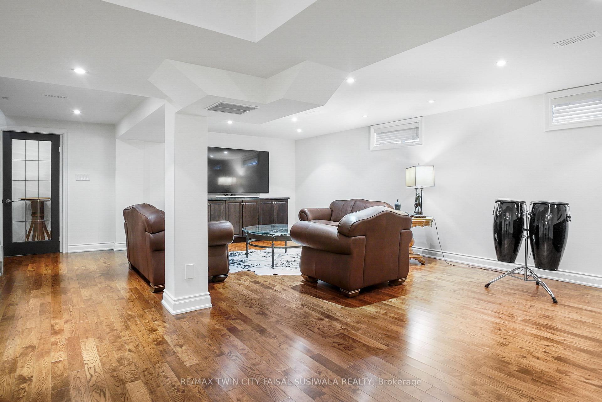 Photo 39 of 459 Winston Boulevard, Cambridge — HOMEH