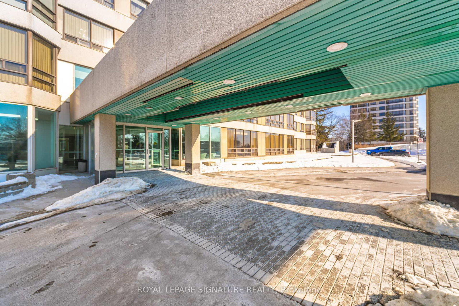 Photo 2 of Unit 1107, 320 Mill St, Brampton, Brampton South — HOMEH