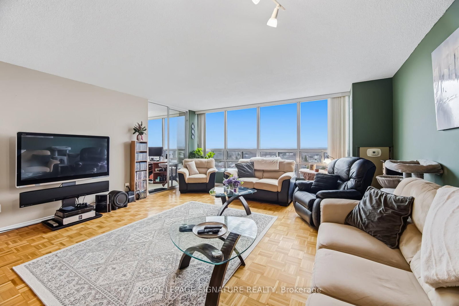 Photo 10 of Unit 1107, 320 Mill St, Brampton, Brampton South — HOMEH