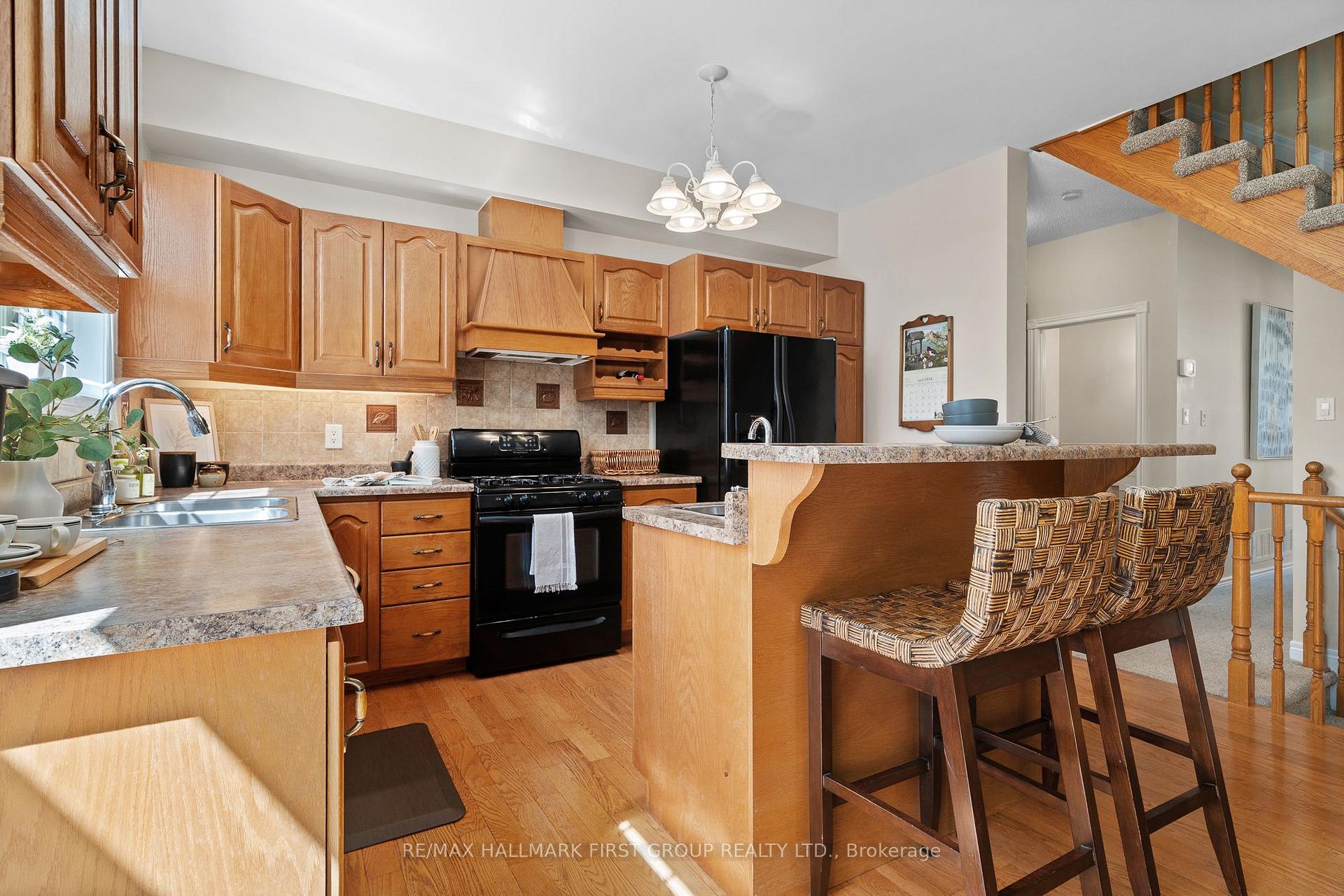 Photo 15 of 963 Lake Drive E, Georgina, Sutton & Jackson's Point — HOMEH