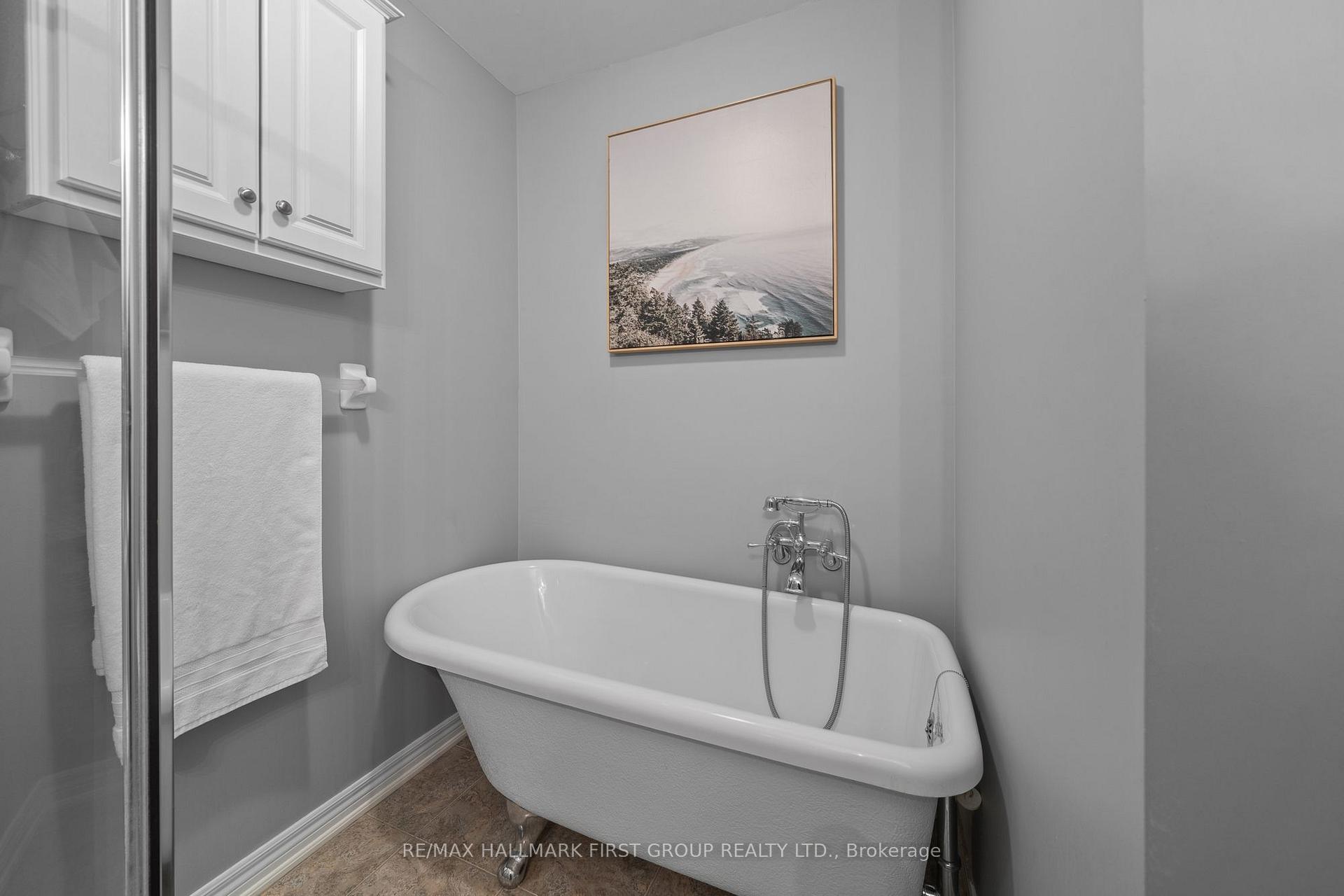 Photo 22 of 963 Lake Drive E, Georgina, Sutton & Jackson's Point — HOMEH