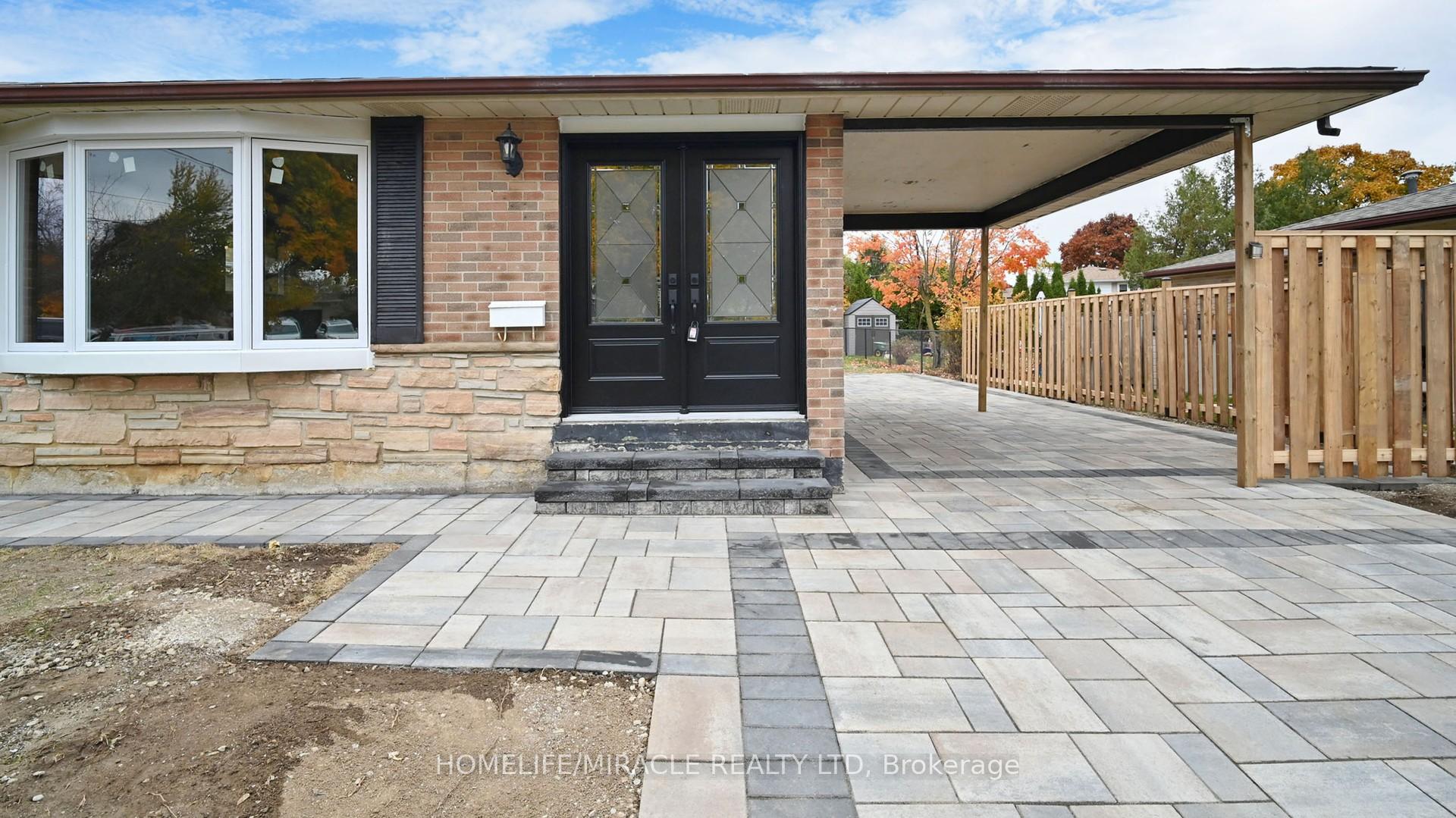 Photo 4 of 187 Delrex Boulevard, Halton Hills, Georgetown — HOMEH