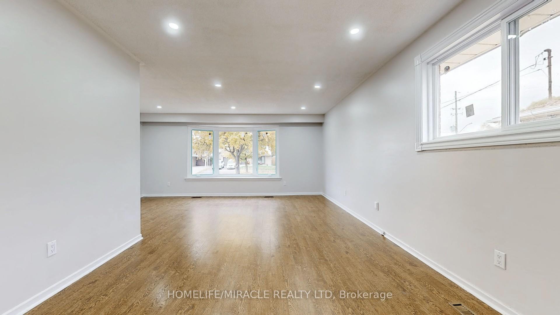 Photo 7 of 187 Delrex Boulevard, Halton Hills, Georgetown — HOMEH