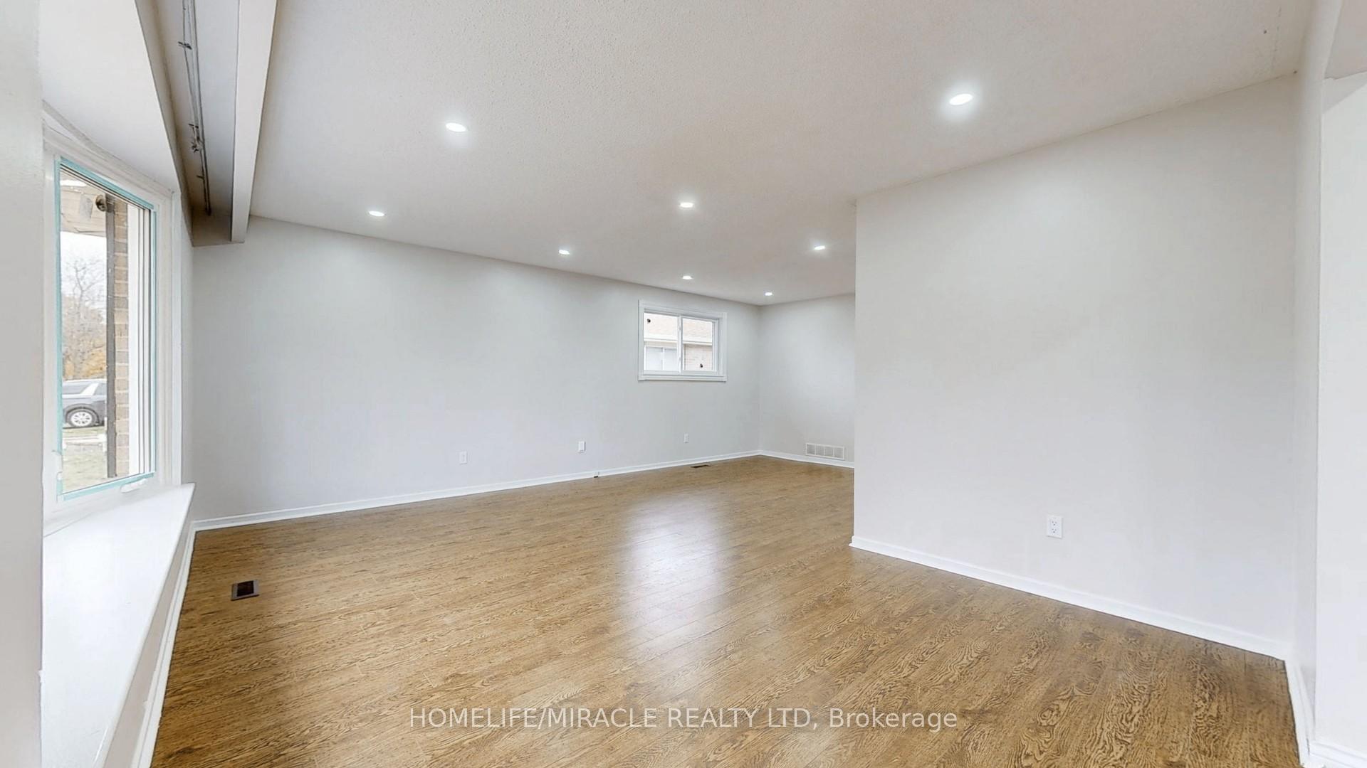 Photo 9 of 187 Delrex Boulevard, Halton Hills, Georgetown — HOMEH