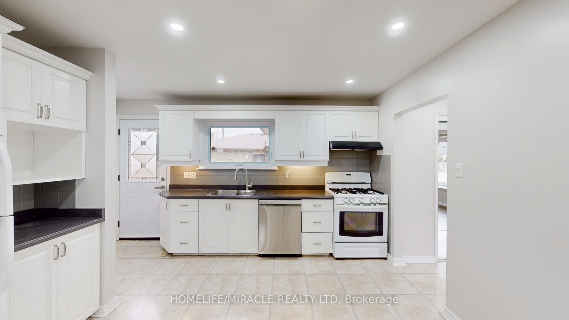 Photo 12 of 187 Delrex Boulevard, Halton Hills, Georgetown — HOMEH