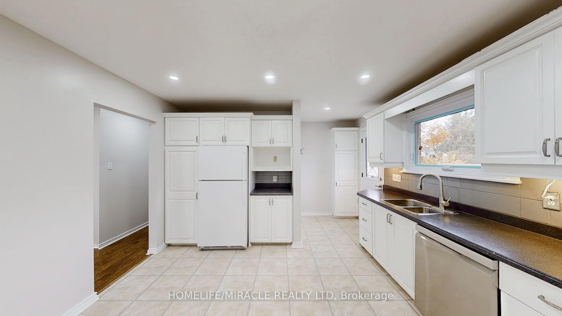Photo 14 of 187 Delrex Boulevard, Halton Hills, Georgetown — HOMEH