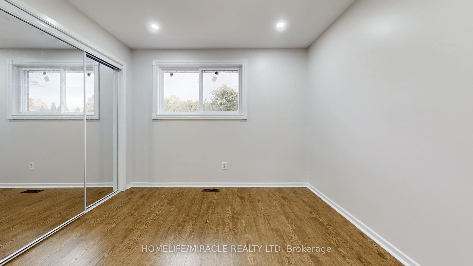 Photo 16 of 187 Delrex Boulevard, Halton Hills, Georgetown — HOMEH