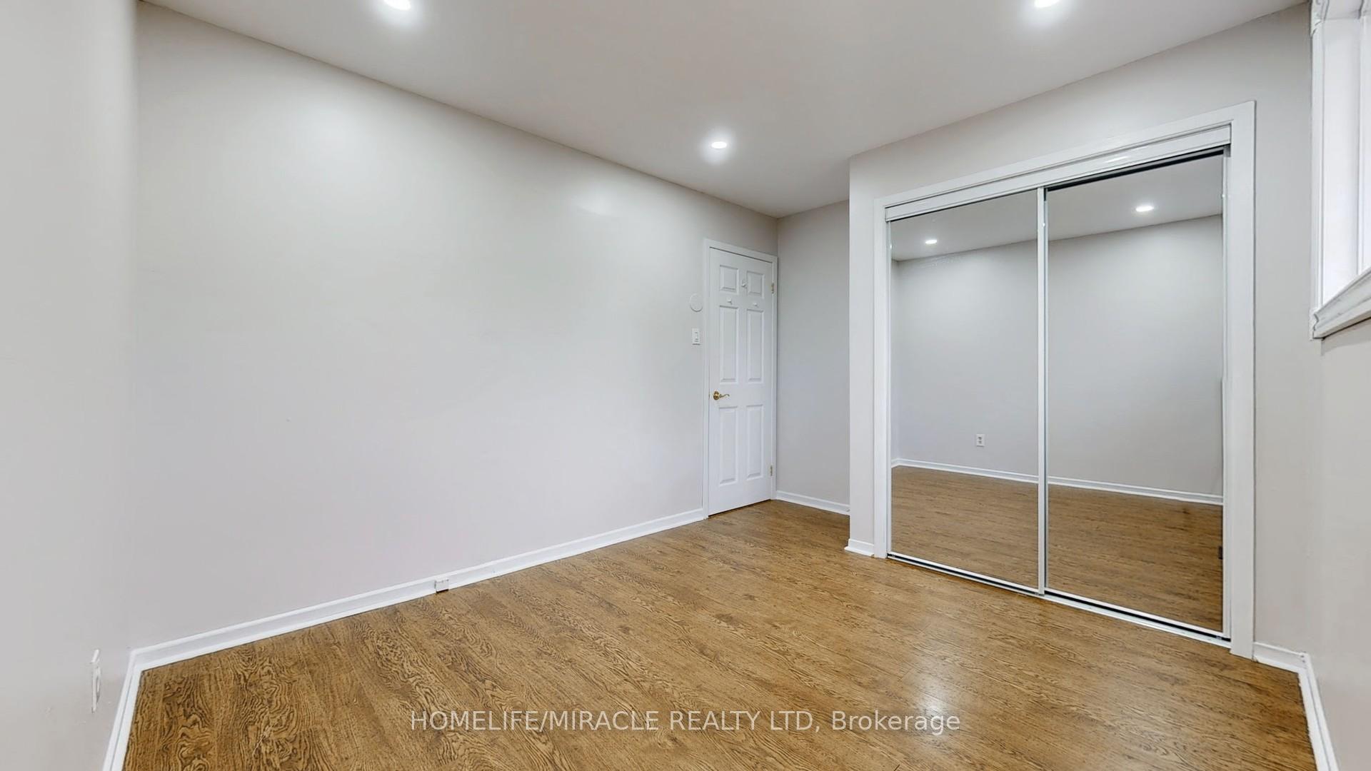 Photo 18 of 187 Delrex Boulevard, Halton Hills, Georgetown — HOMEH