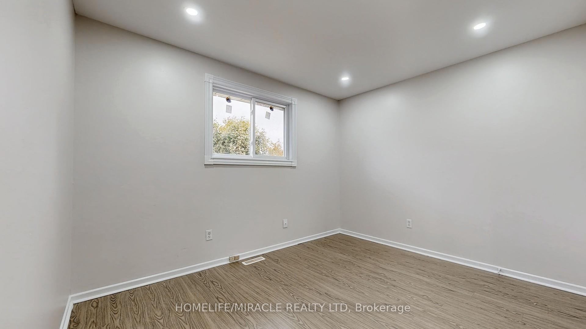 Photo 22 of 187 Delrex Boulevard, Halton Hills, Georgetown — HOMEH